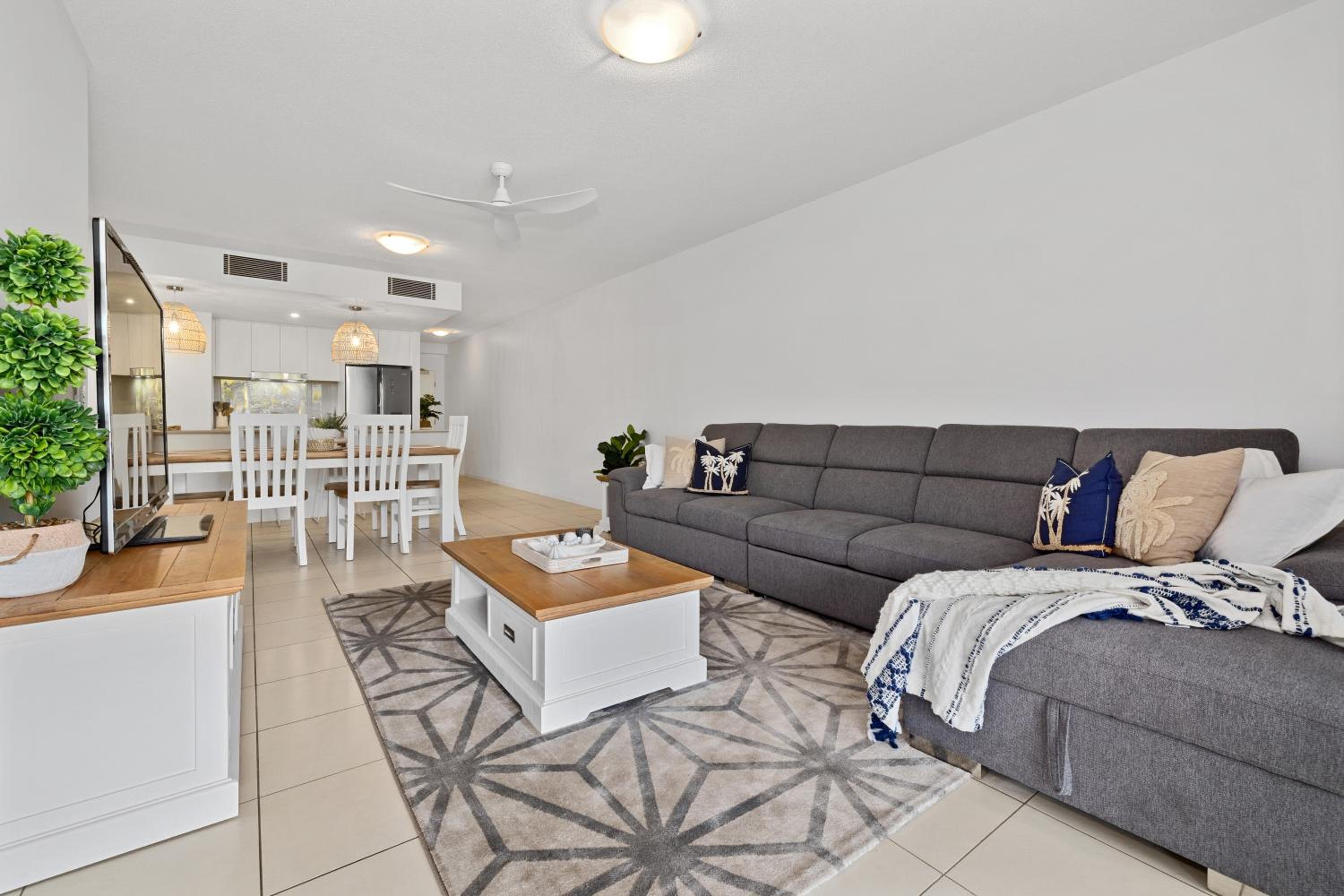 Drift North Beachfront Apartments - Private Apartments