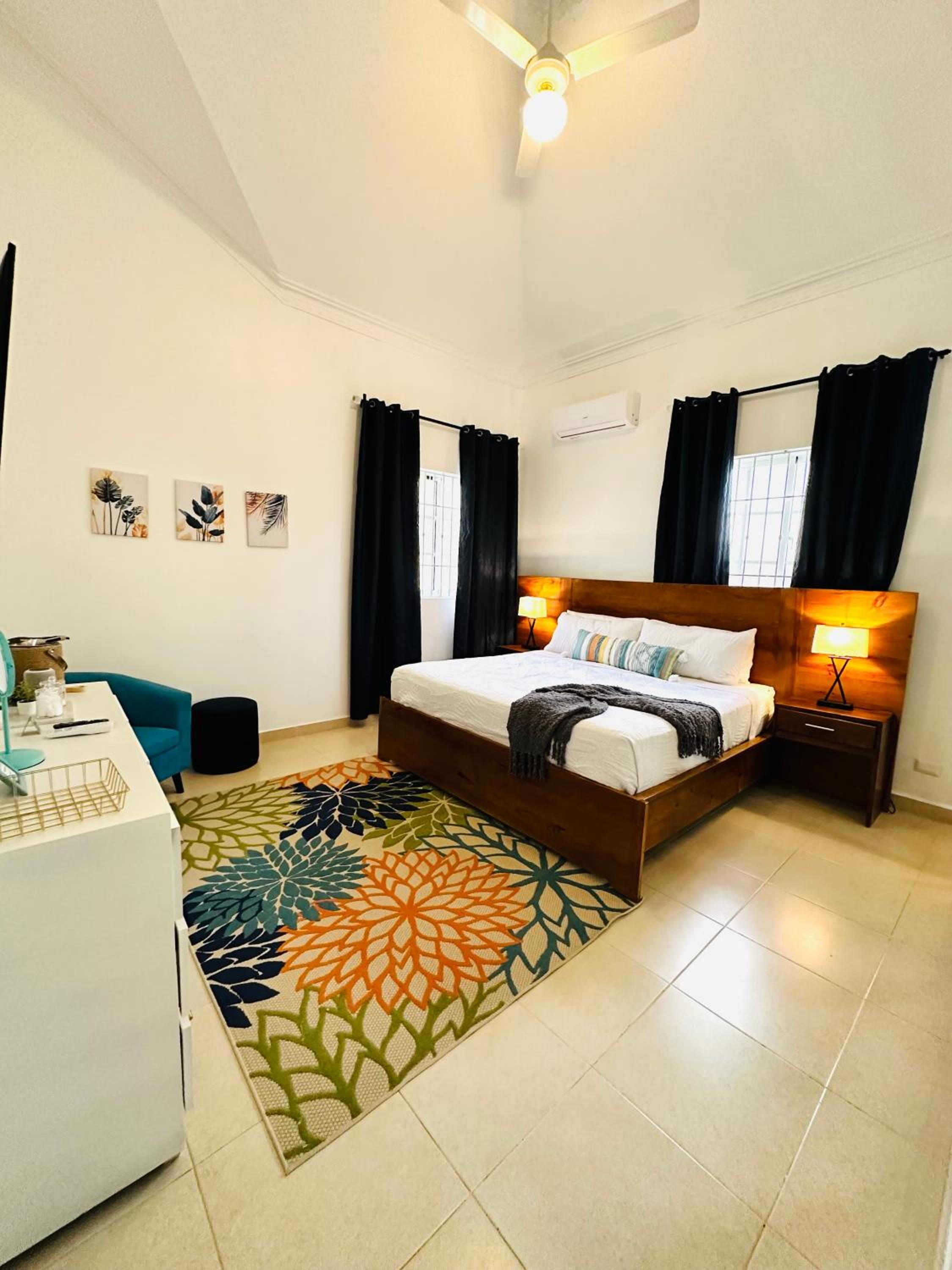 Vacation Family Home 5 min from STI Airport WiFi-AC-Netflix view 2