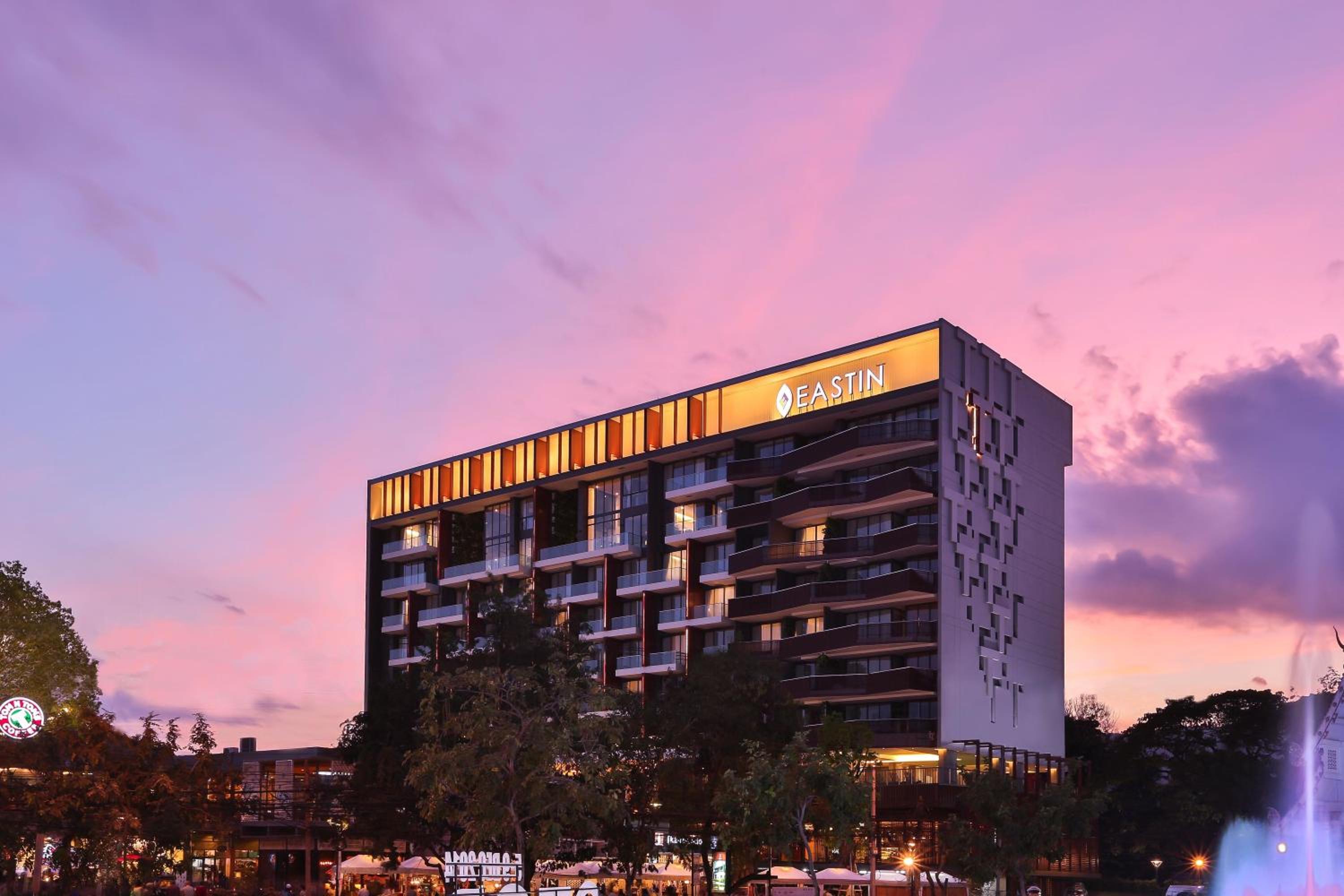 Hotel Eastin Tan Hotel Chiang Mai - Image 1