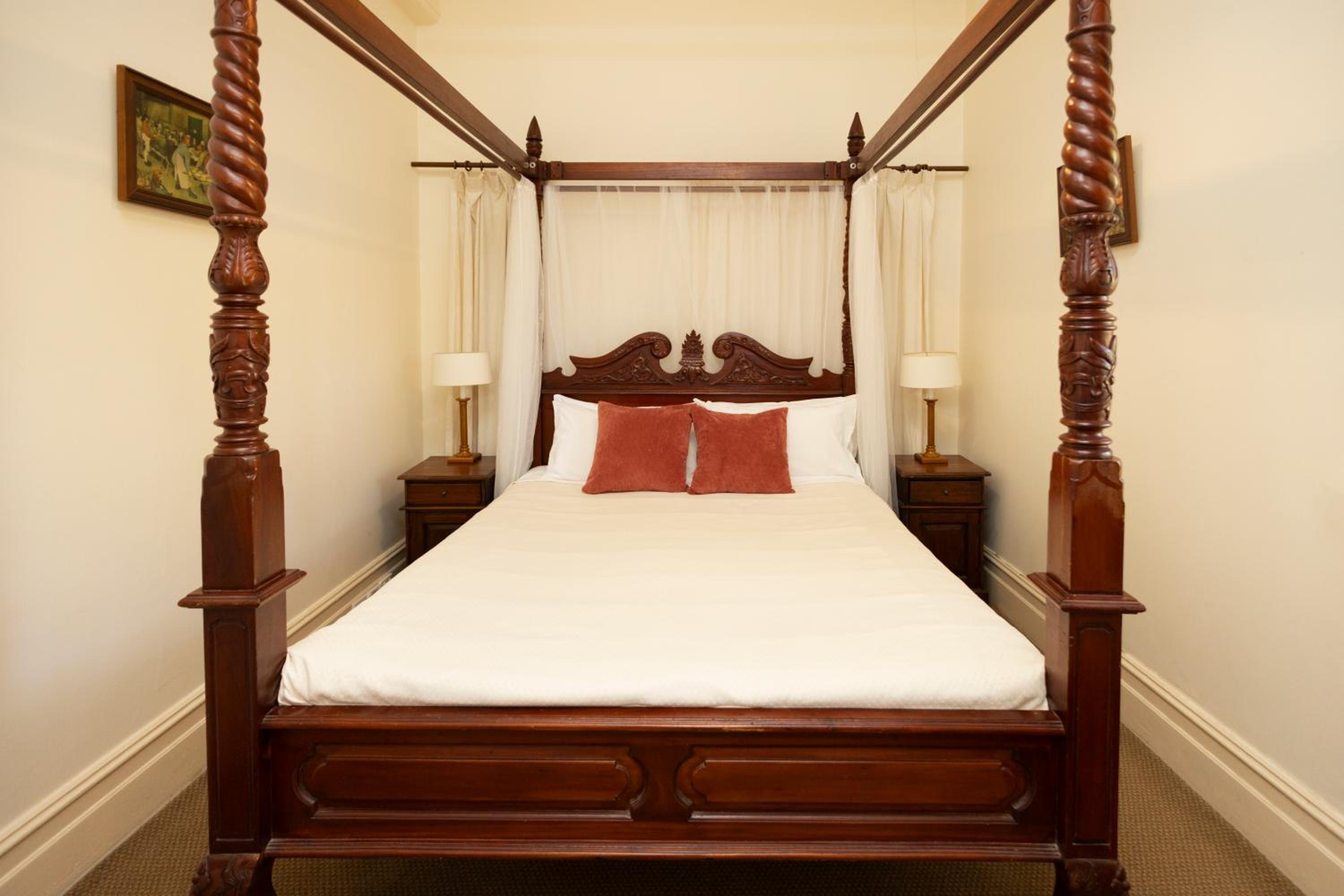 Leura House
