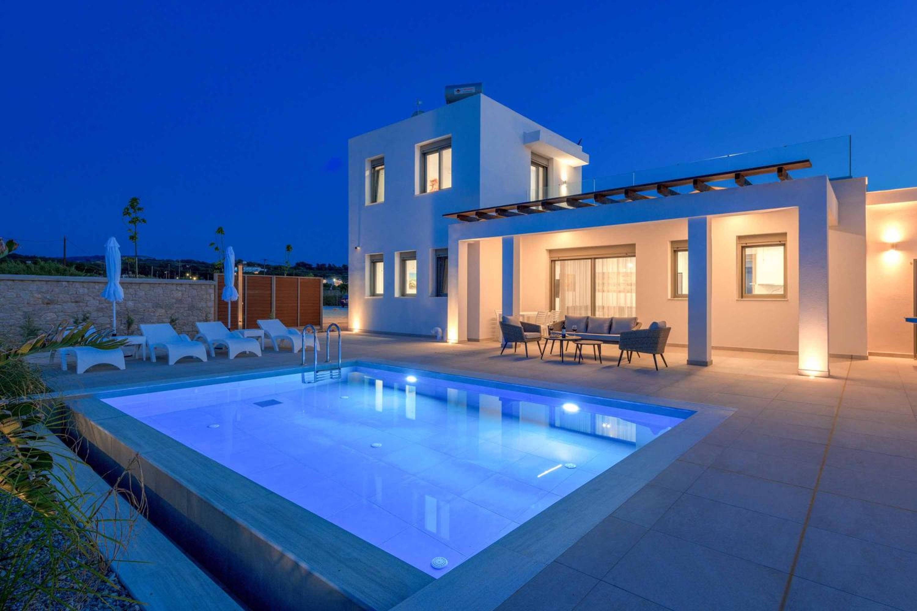 Villa Panaxia Akte view 3