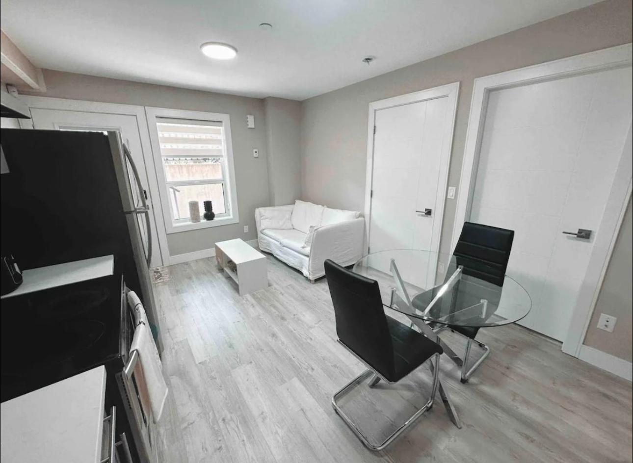 Modern Guest Suite in Vancouver