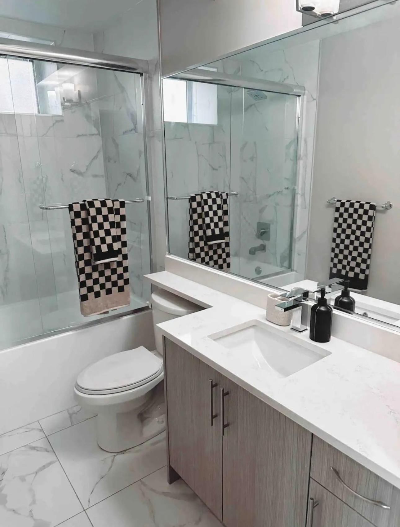 Modern Guest Suite in Vancouver