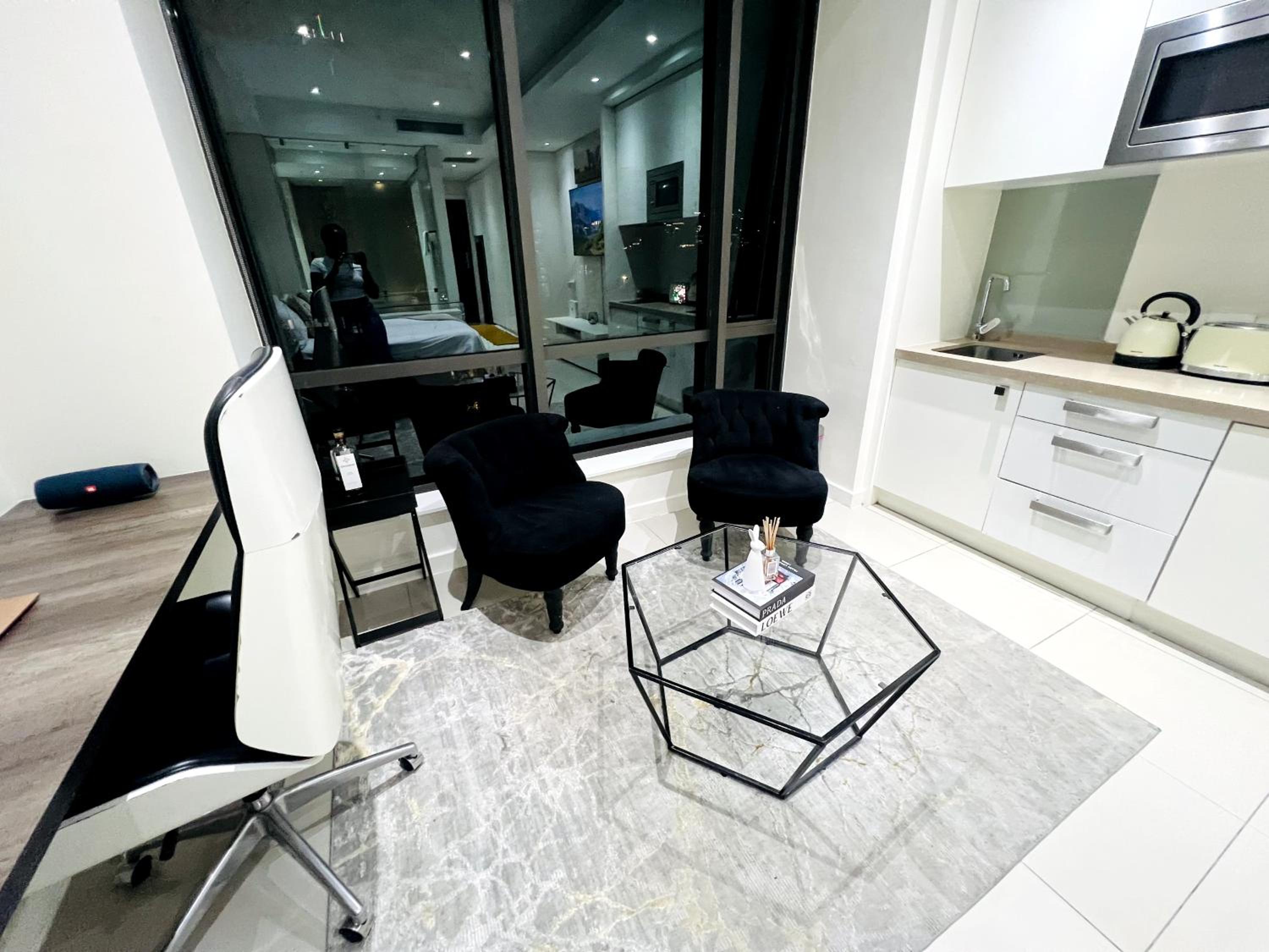 Luxury & Premium Suites Sandton City TWO