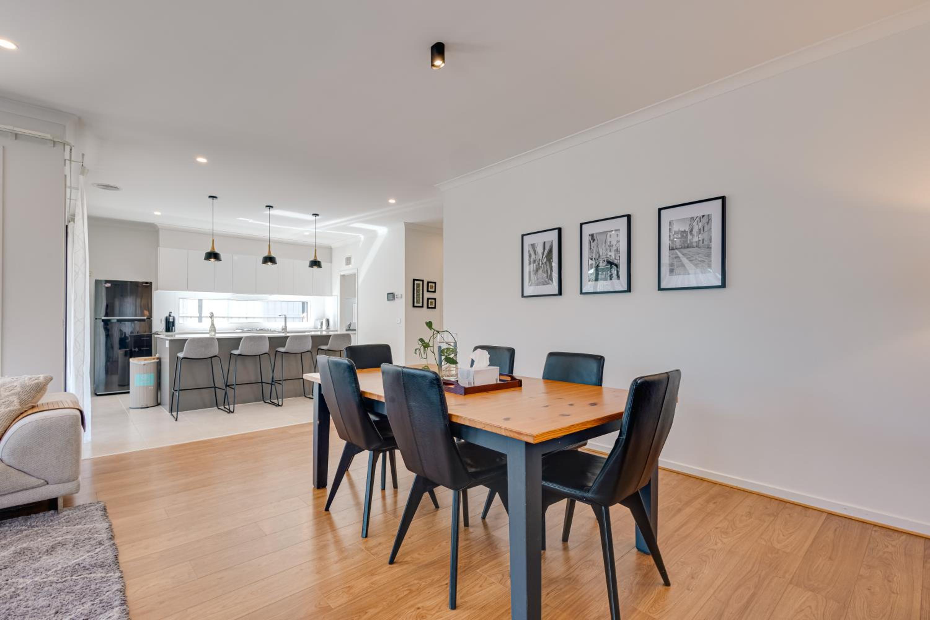 StayAU Cozy Holiday House 4BRM Big Group Tarneit