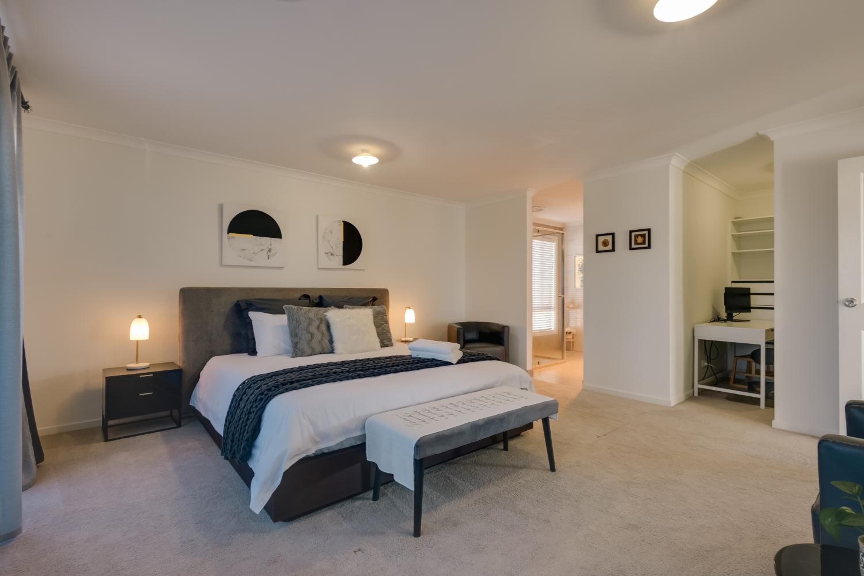 StayAU Cozy Holiday House 4BRM Big Group Tarneit