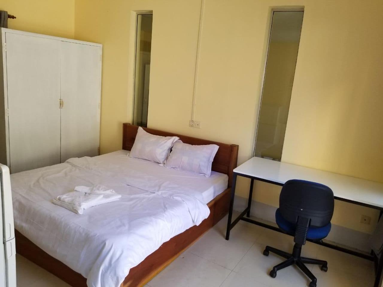 Room 9 - Studio in a villa 5mn walk from the Royal Palace with swimming pool view 4