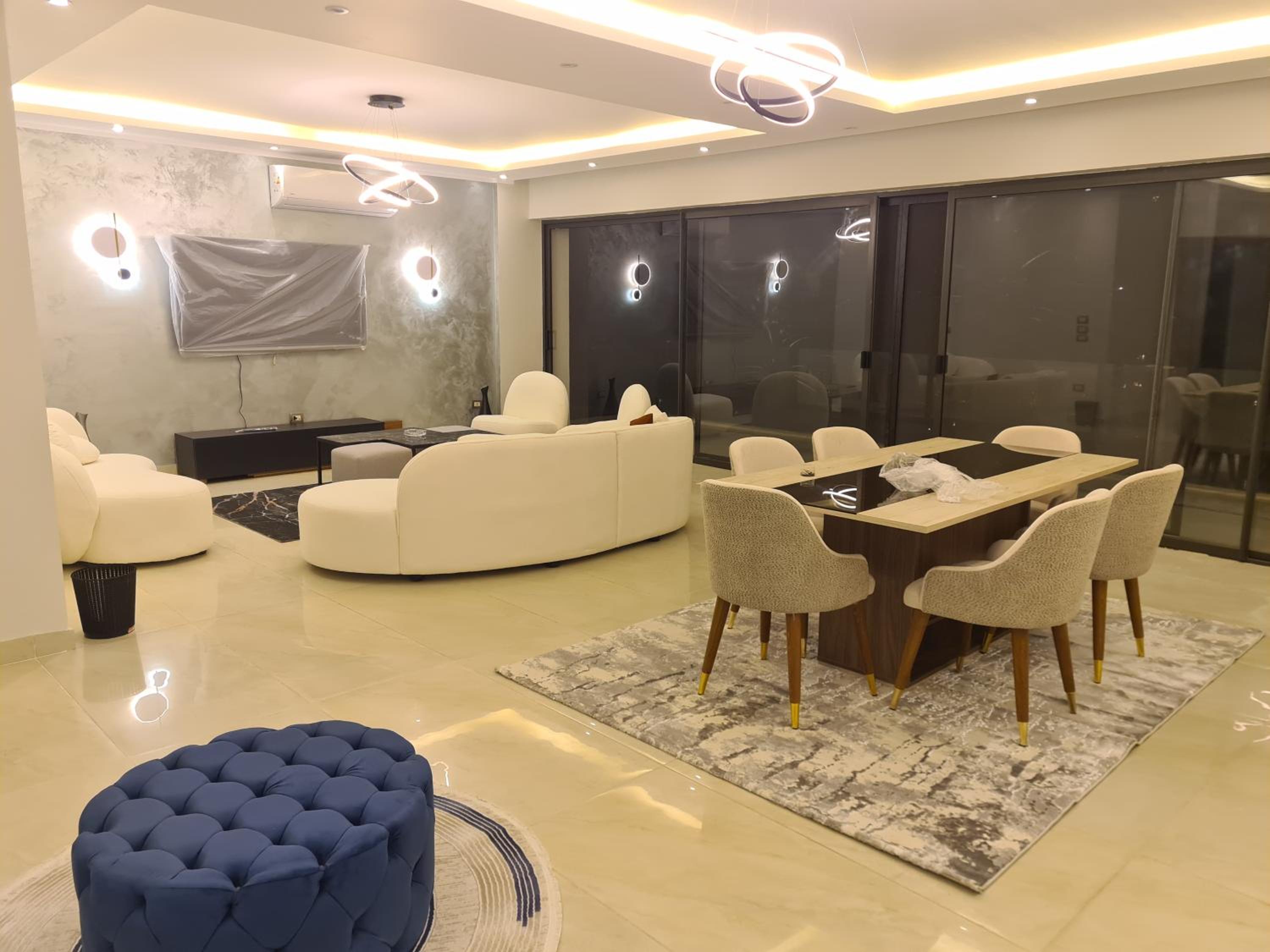 Apartment furnished lake view
