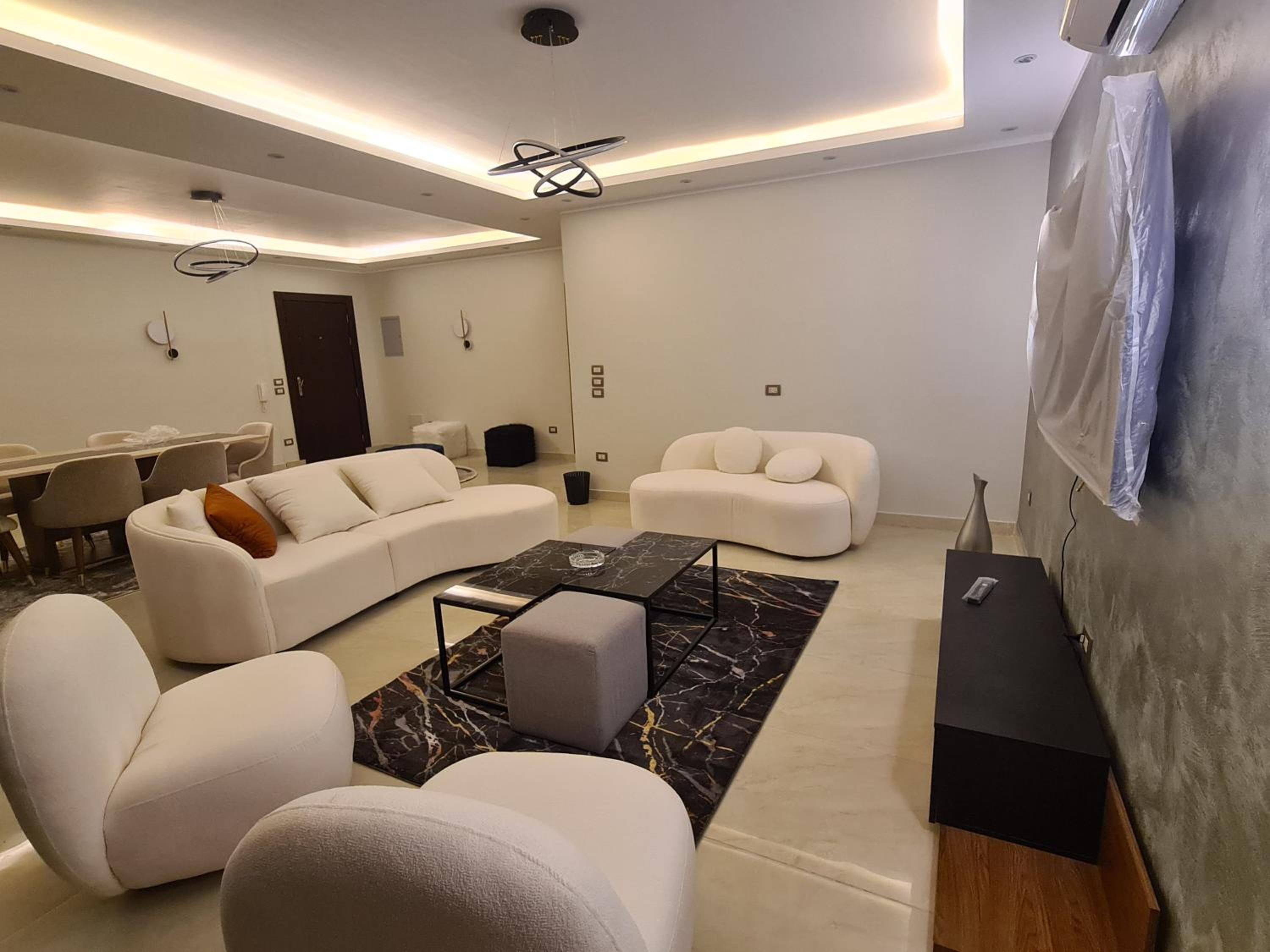 Apartment furnished lake view
