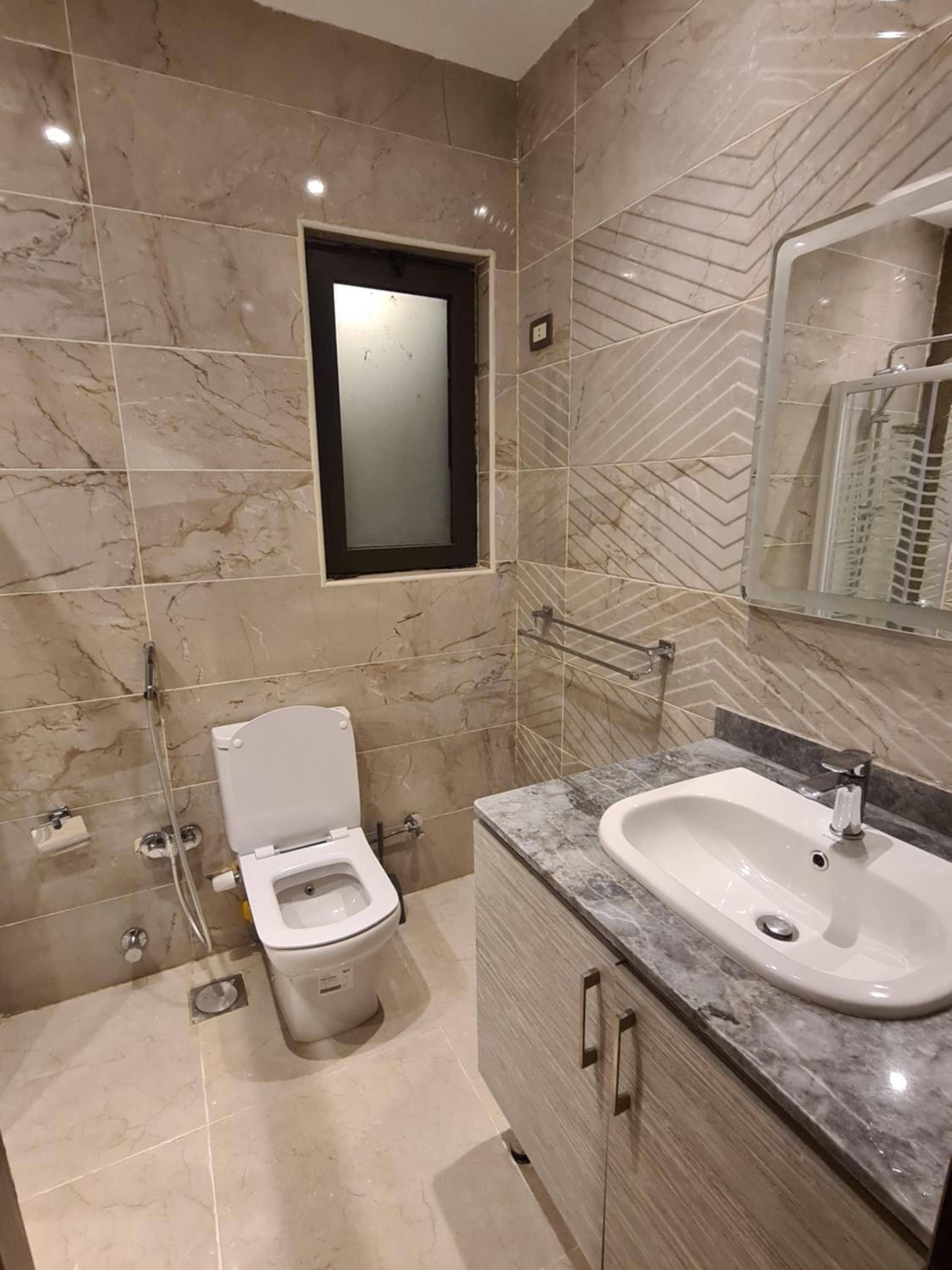 Apartment furnished lake view