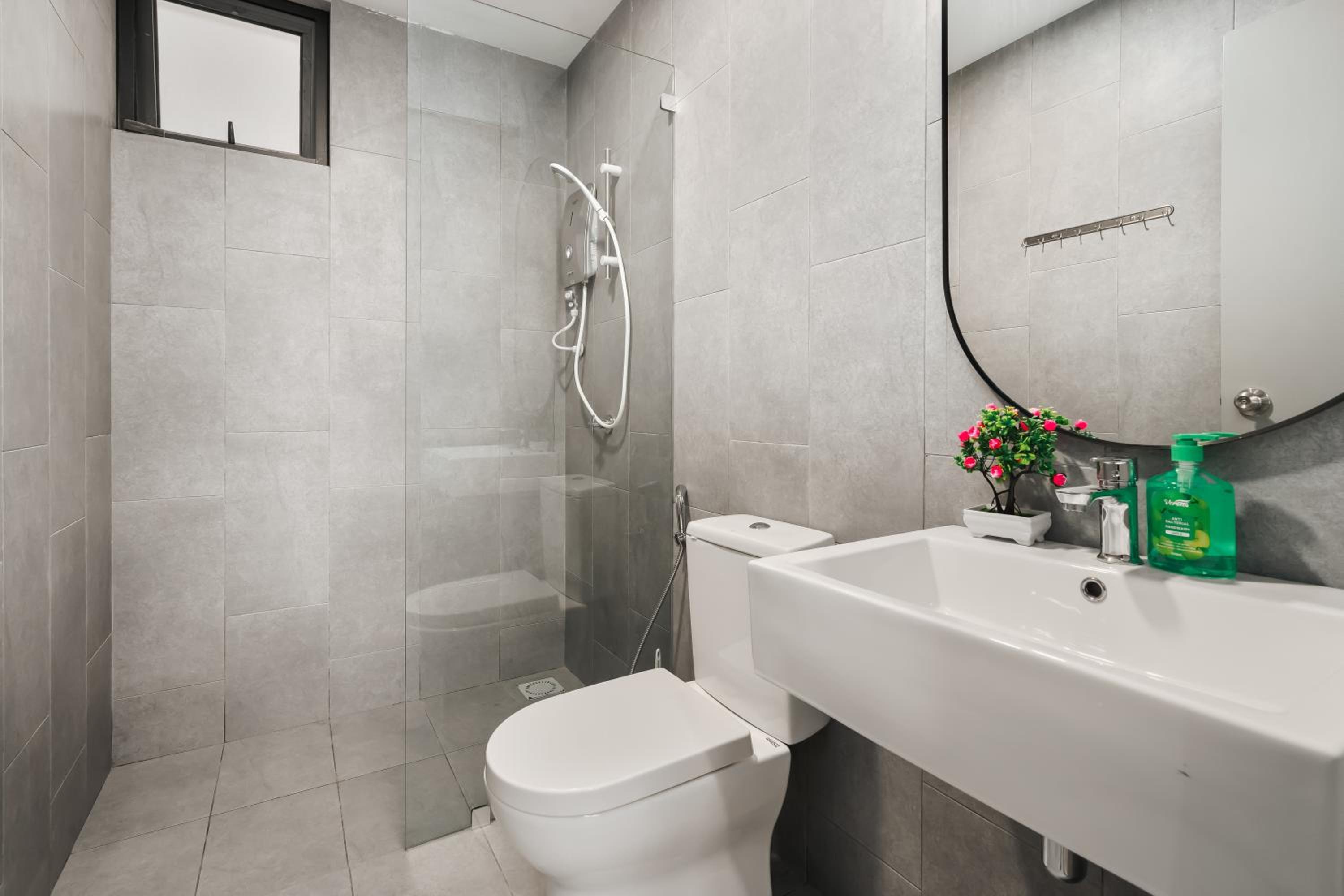 4BR Cozy Room MVertica near MRT by RumaBnB