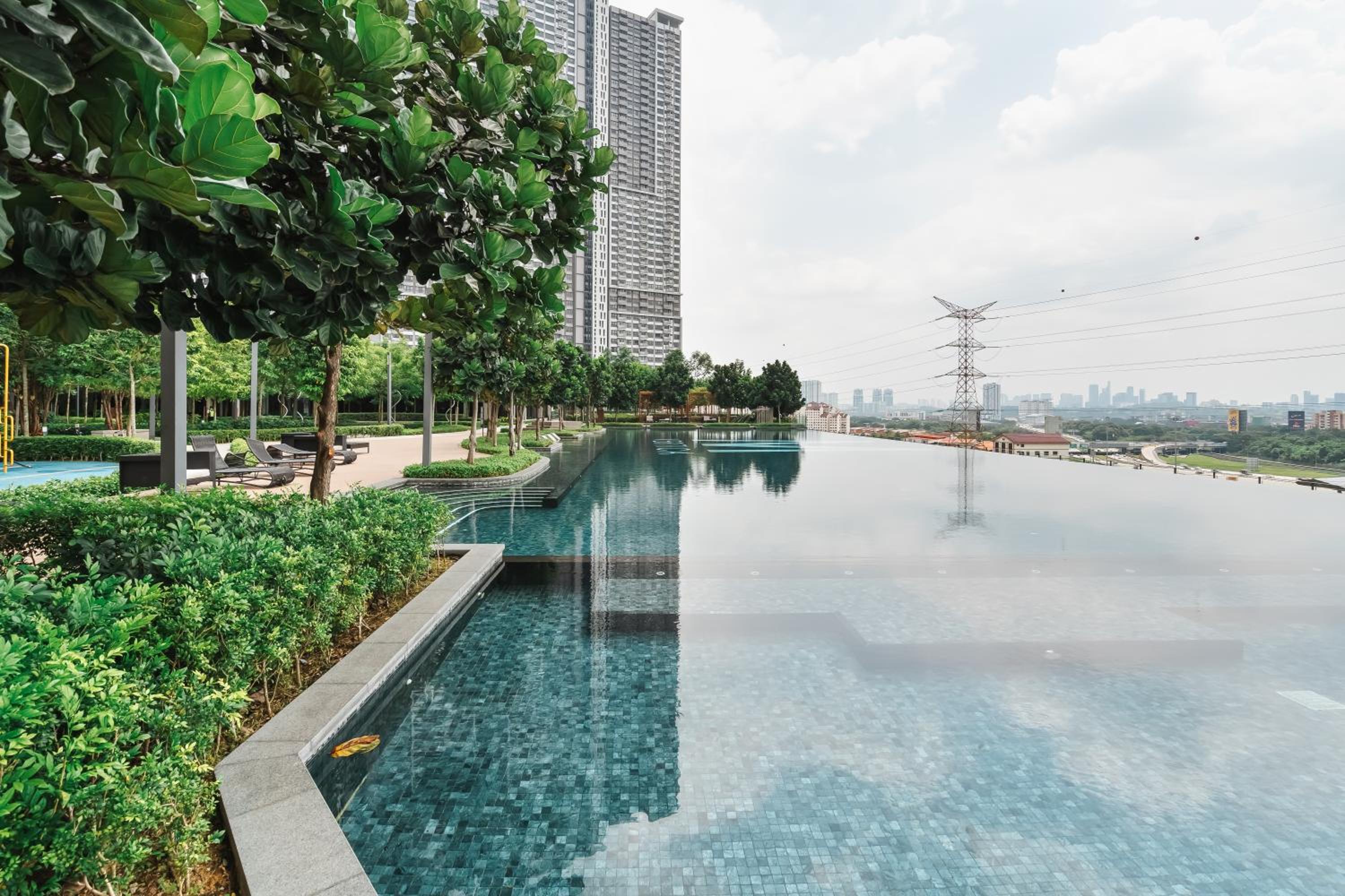 4BR Cozy Room MVertica near MRT by RumaBnB