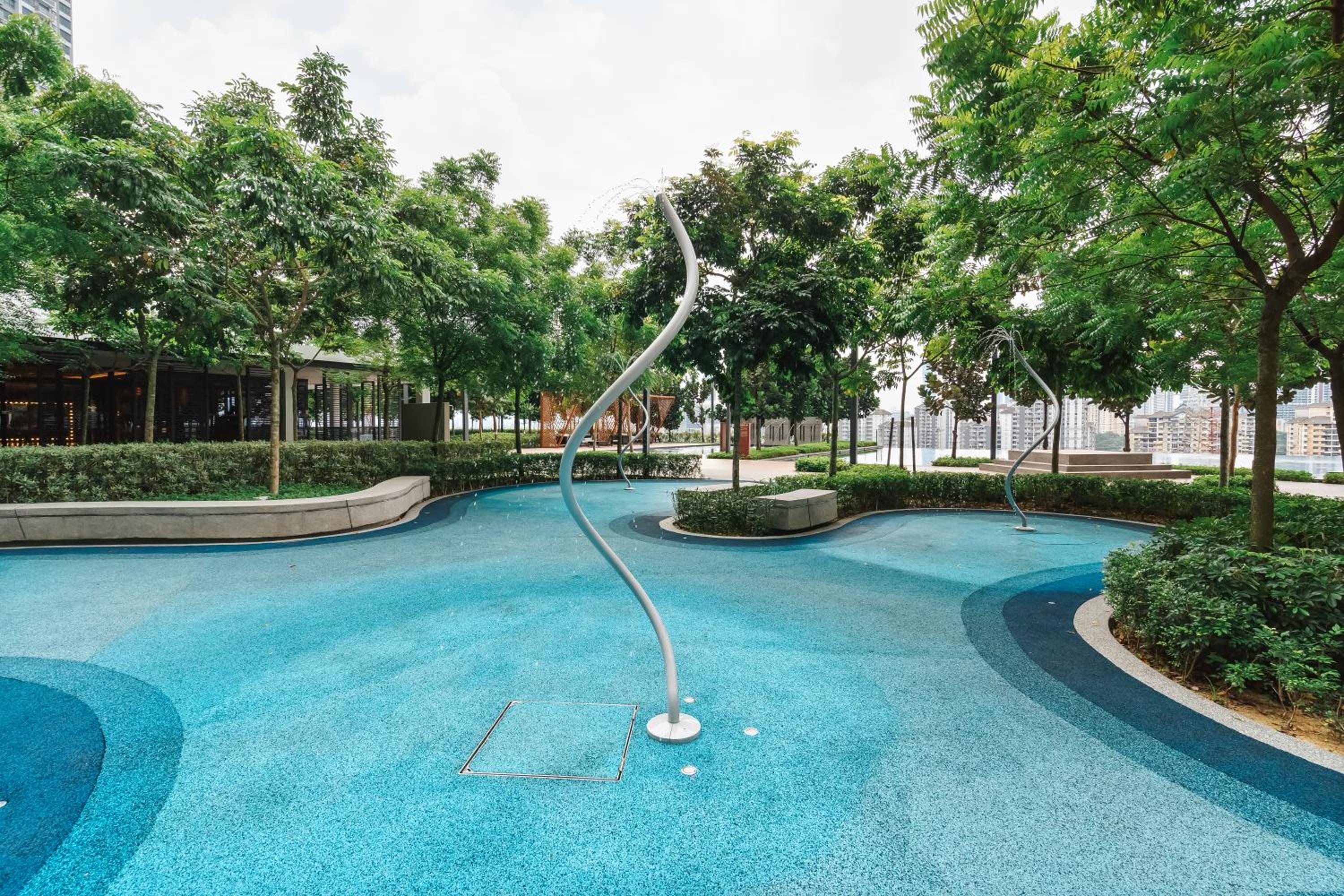 4BR Cozy Room MVertica near MRT by RumaBnB