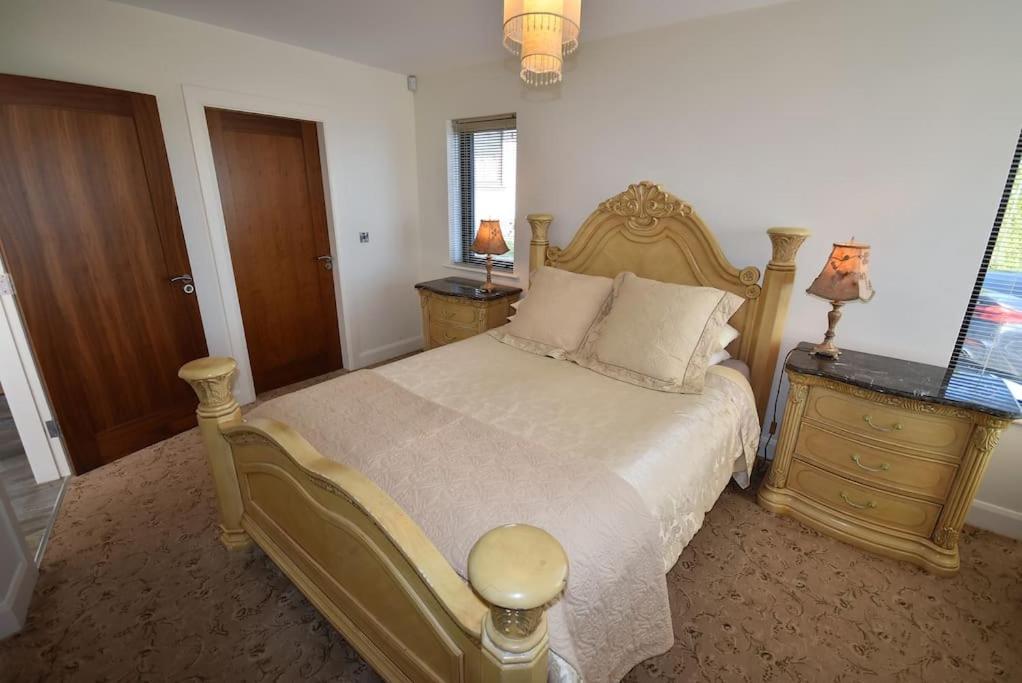 Letterkenny Vacations - No50 Luxury 3Bed3Bath with EV Charger - Property Image 12