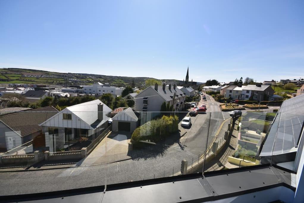 Letterkenny Vacations - No50 Luxury 3Bed3Bath with EV Charger - Property Image 3