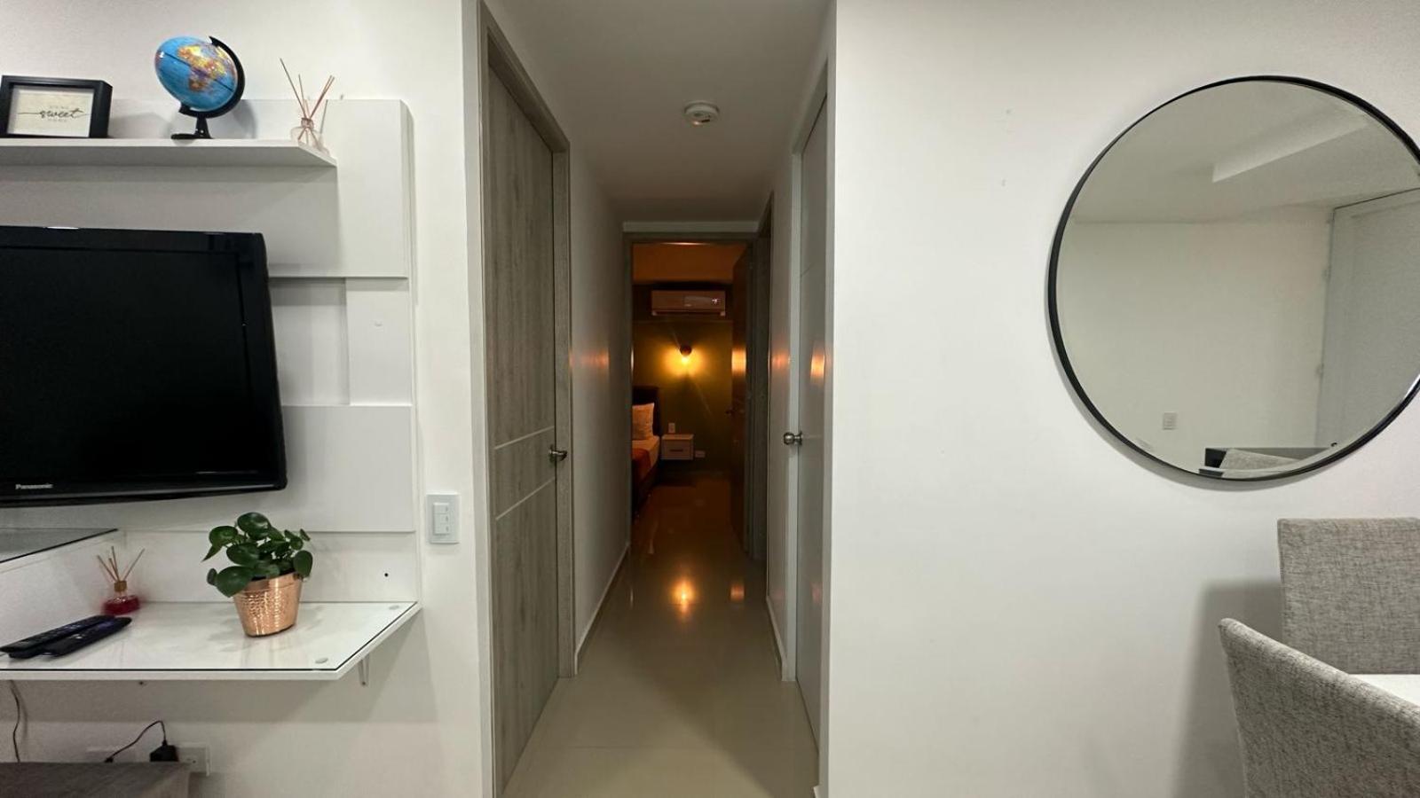 CALI Acogedor y Completo, Apto cerca de Jardin plaza, con piscina, parqueadero y aire acondicionado