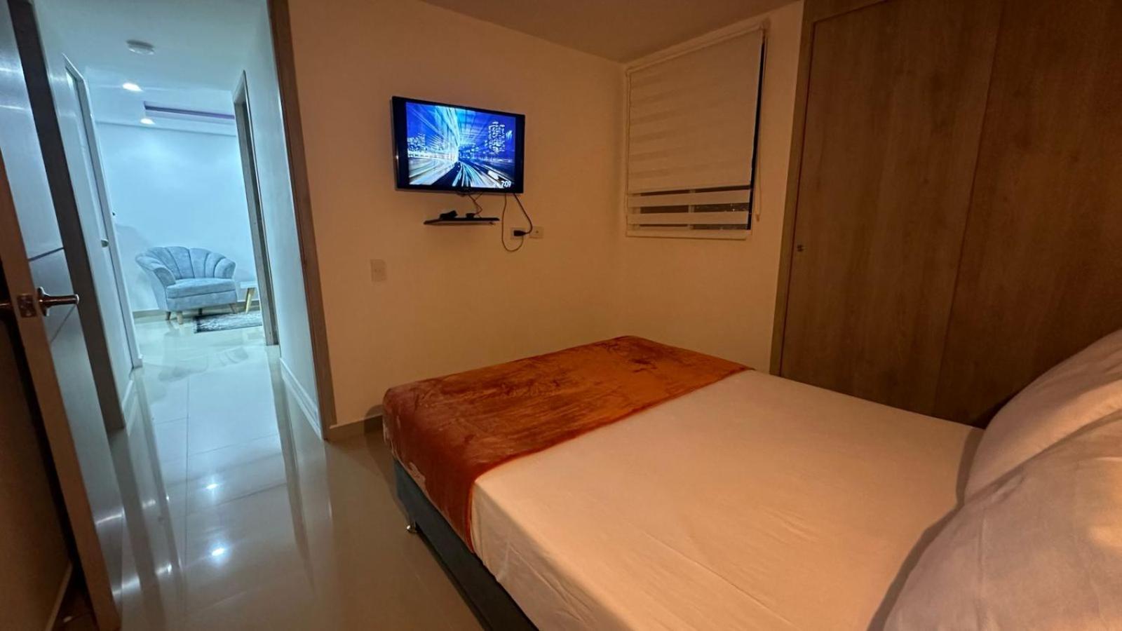 CALI Acogedor y Completo, Apto cerca de Jardin plaza, con piscina, parqueadero y aire acondicionado