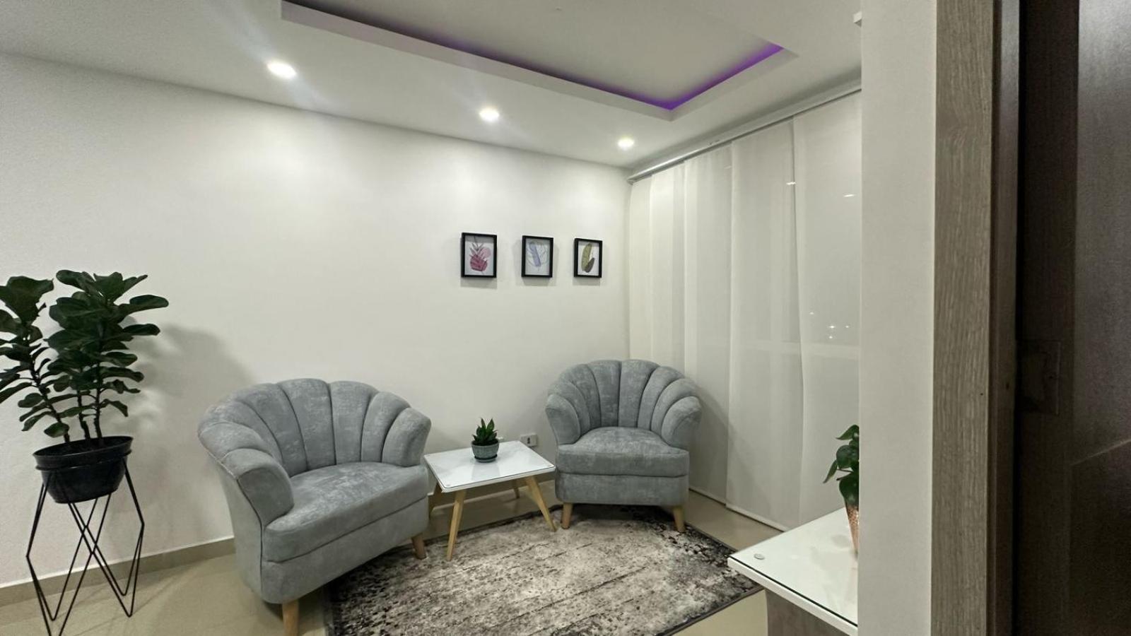 CALI Acogedor y Completo, Apto cerca de Jardin plaza, con piscina, parqueadero y aire acondicionado