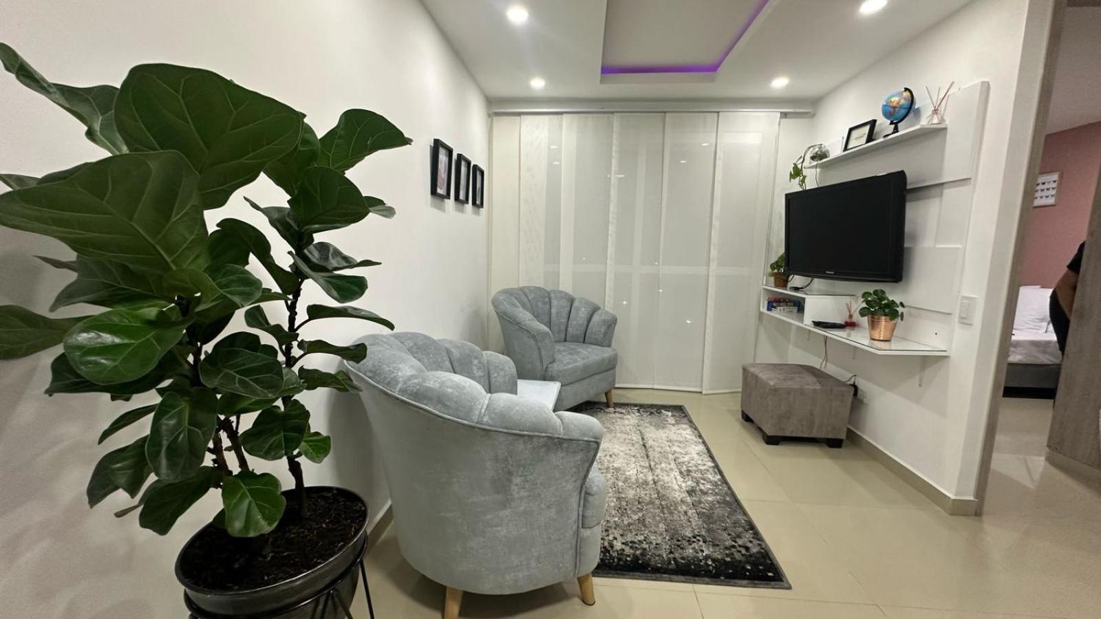 CALI Acogedor y Completo, Apto cerca de Jardin plaza, con piscina, parqueadero y aire acondicionado