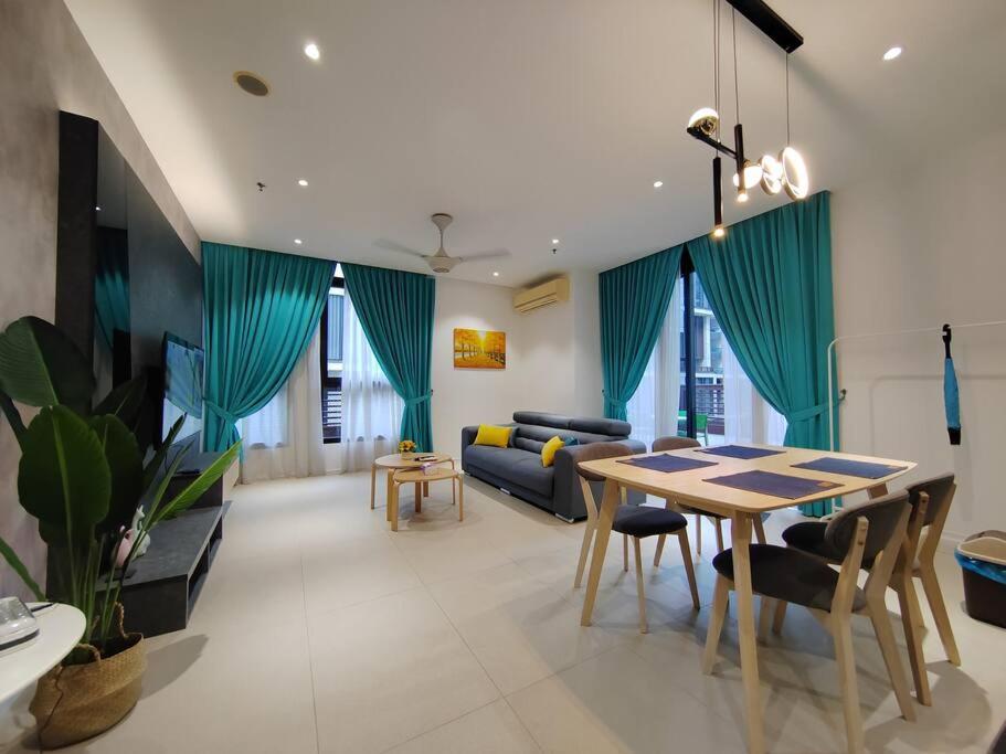Arcoris Mont Kiara 11# Deluxe One Bedroom with Private Terrace #1-3Pax KL City