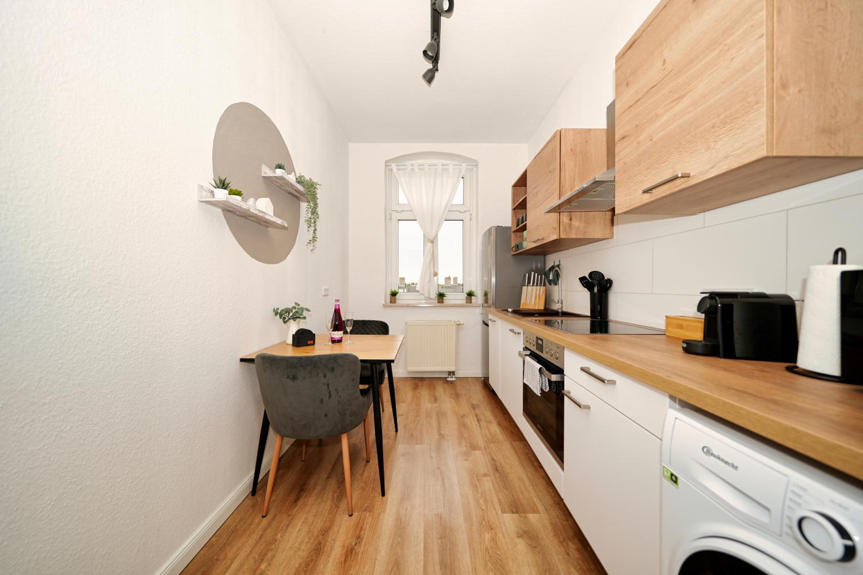AltstadtNest - Stadtzentrum! Großes & Stylisches Apartment mit Boxspringbett & Smart-TV