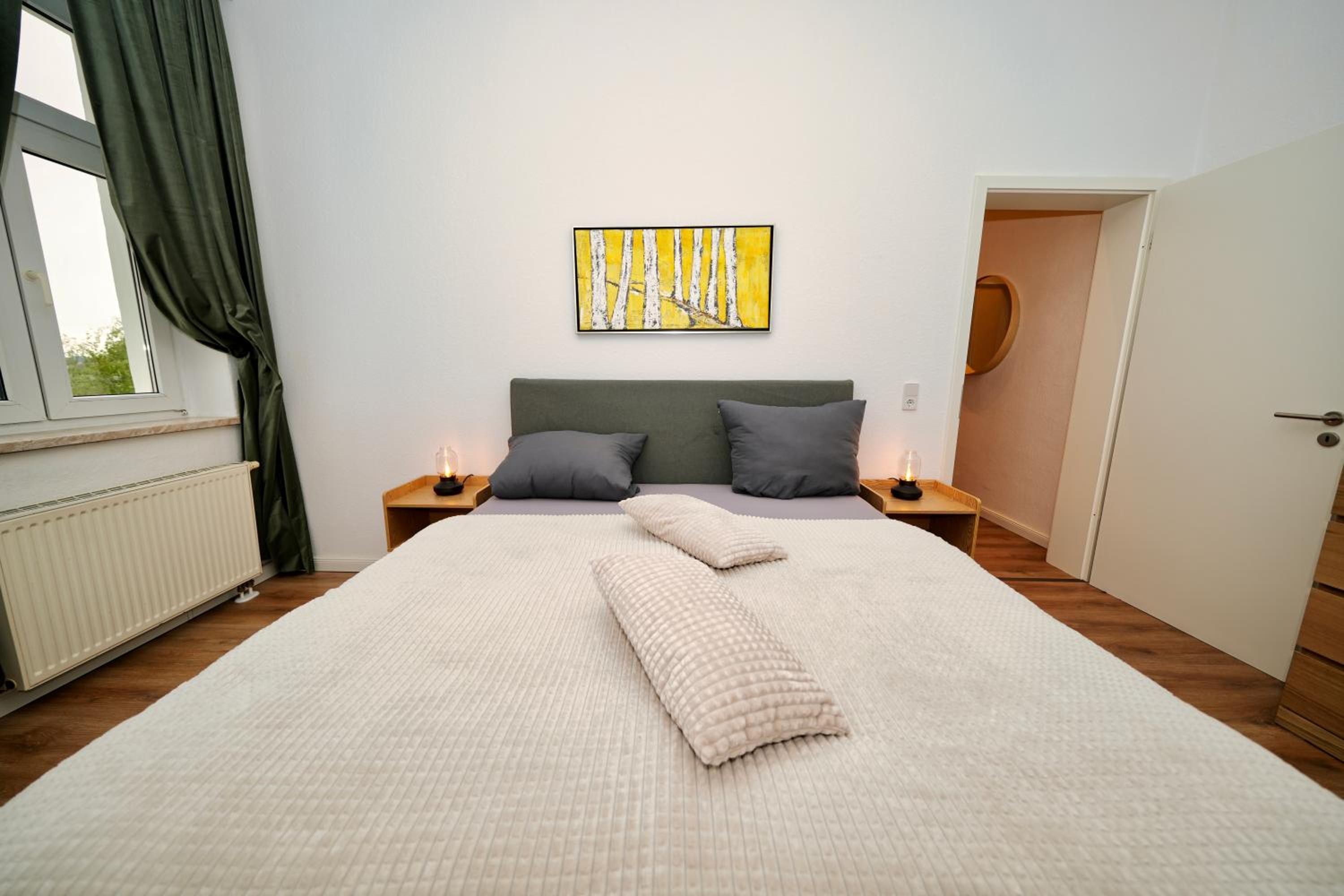 AltstadtNest - Stadtzentrum! Großes & Stylisches Apartment mit Boxspringbett & Smart-TV