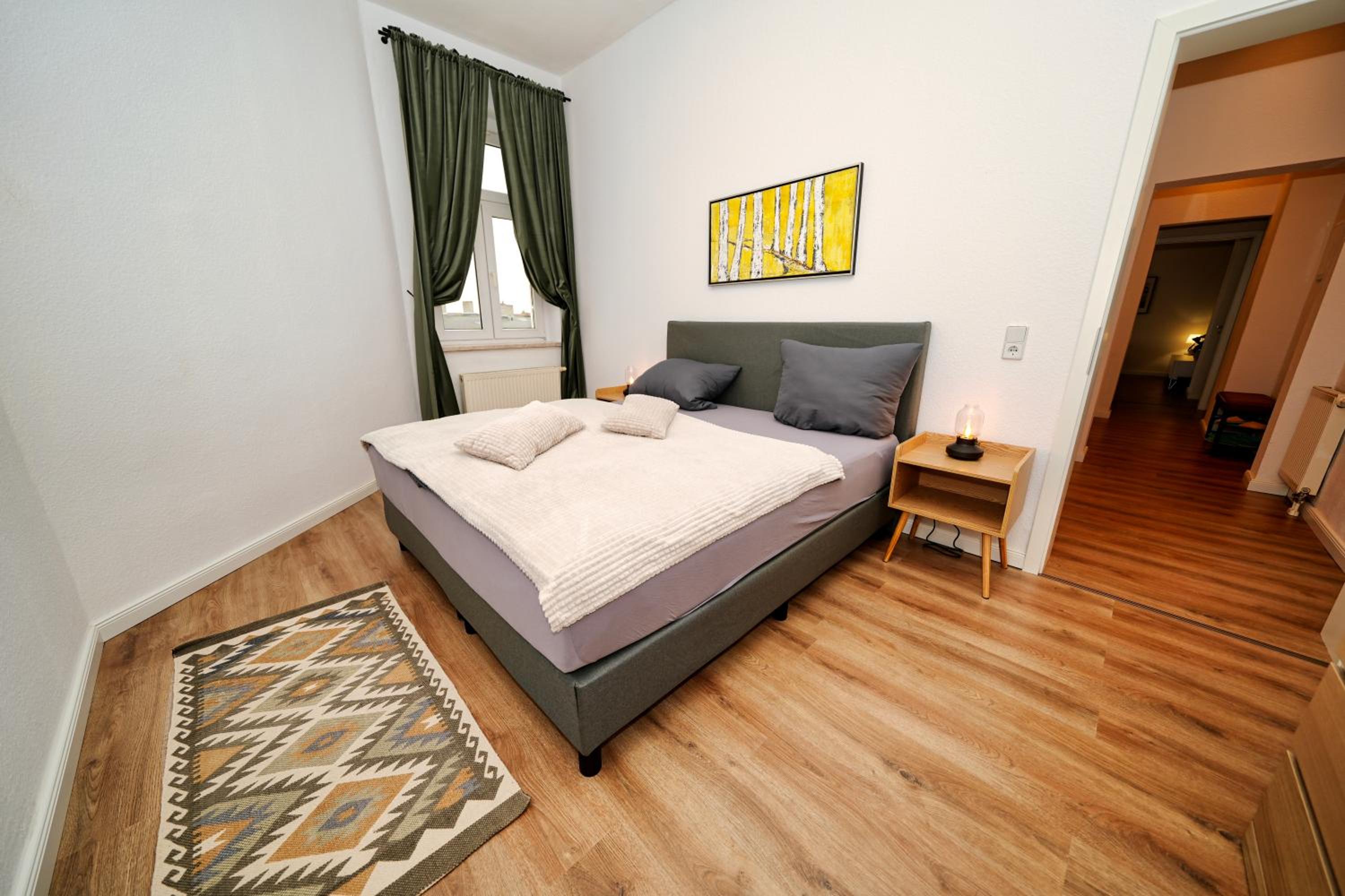 AltstadtNest - Stadtzentrum! Großes & Stylisches Apartment mit Boxspringbett & Smart-TV