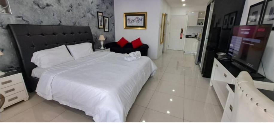 Kandi 1,2,3 Palace Rentals Studio