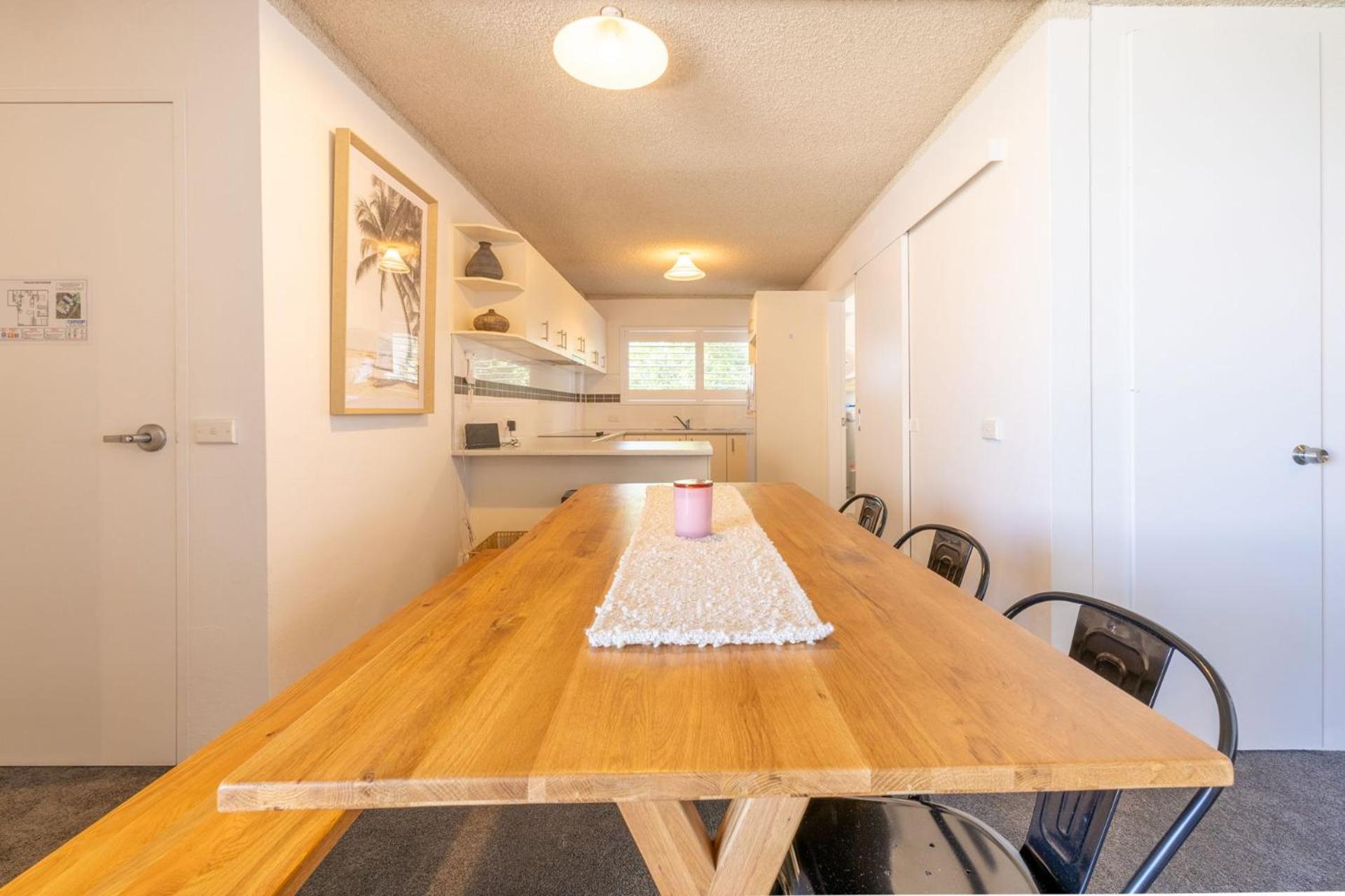 The Poplars, 8-36 Magnus St - fantastic water views, pool and WiFi