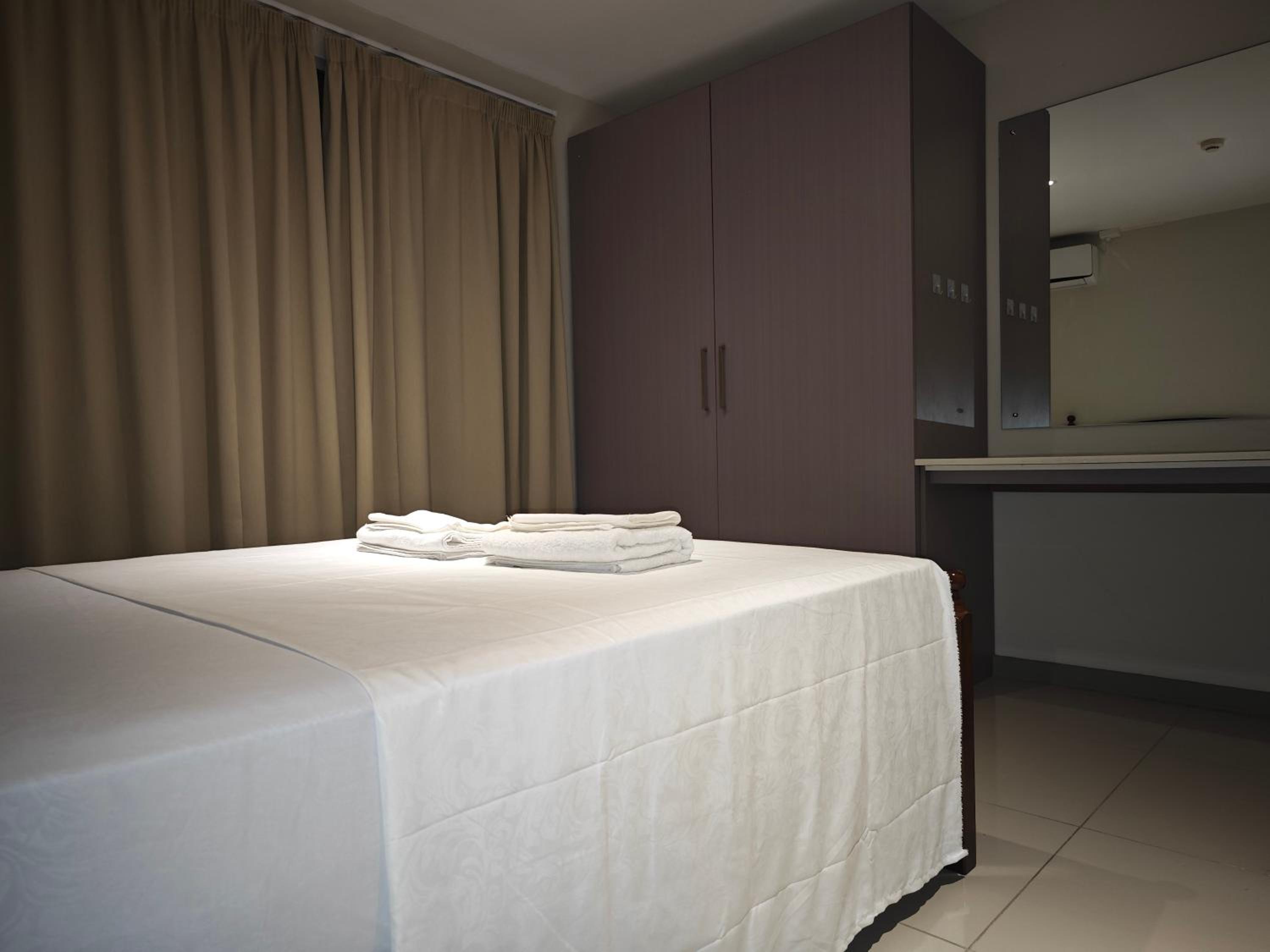 Pacific FairPrice Private room, shared kitchen