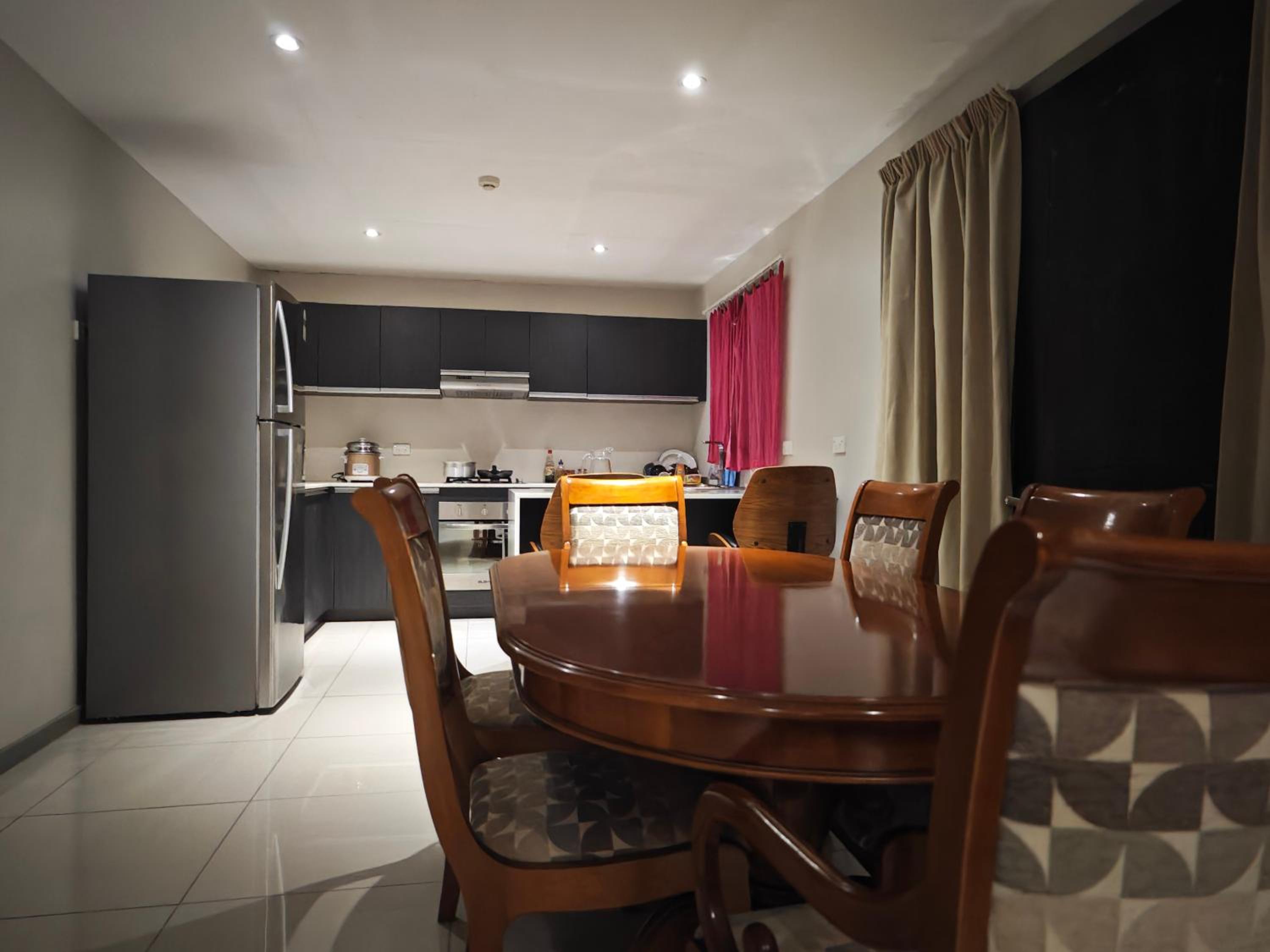 Pacific FairPrice Private room, shared kitchen