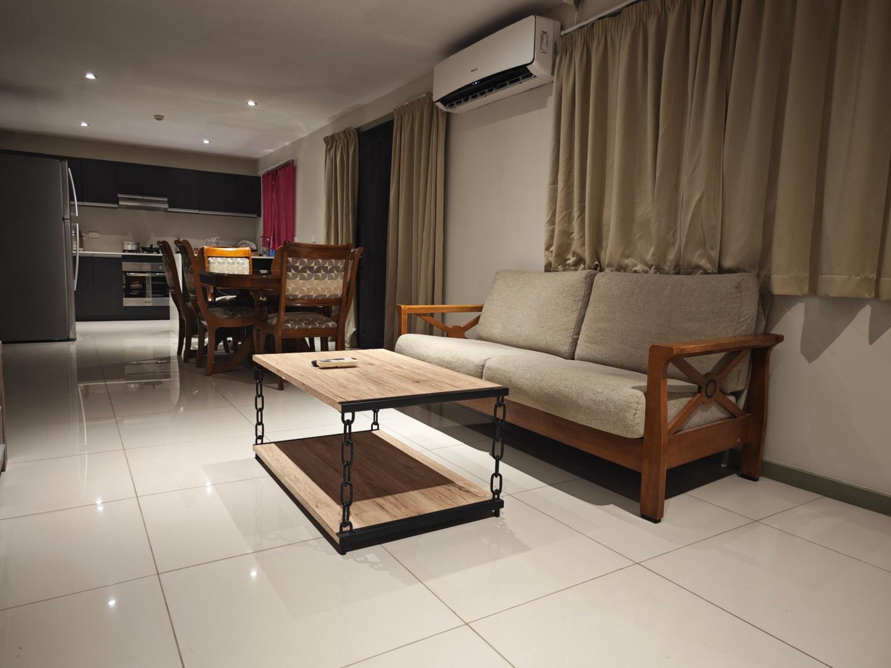 Pacific FairPrice Private room, shared kitchen