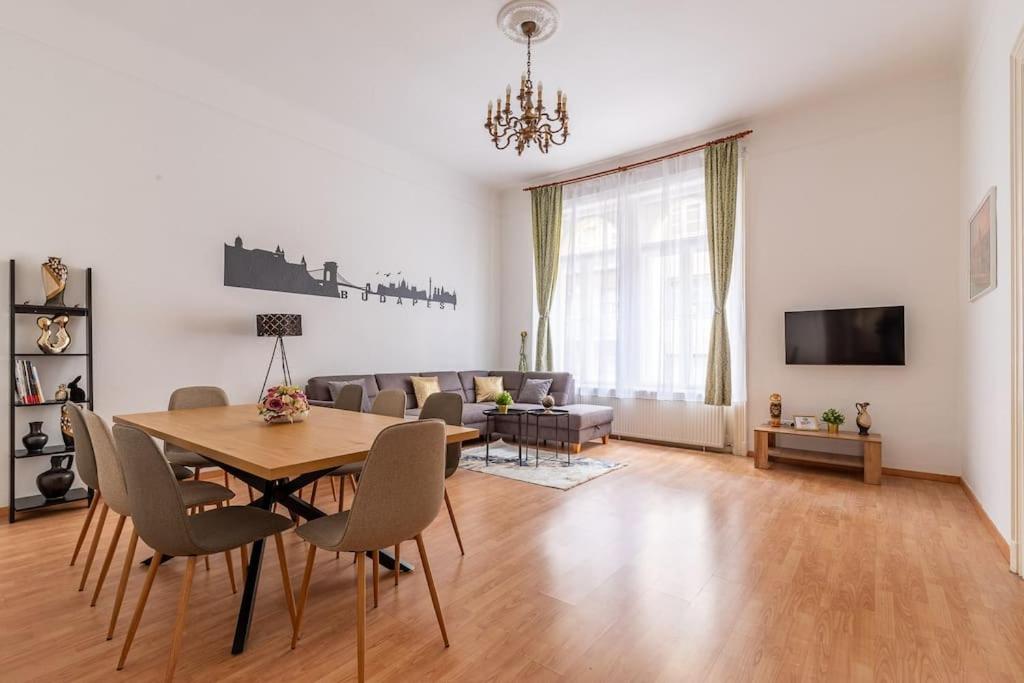 Maximilian Home Budapest view 5