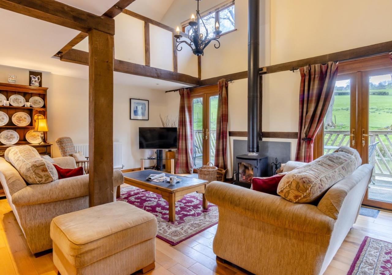 2 Bed in Caersws oc-waa345