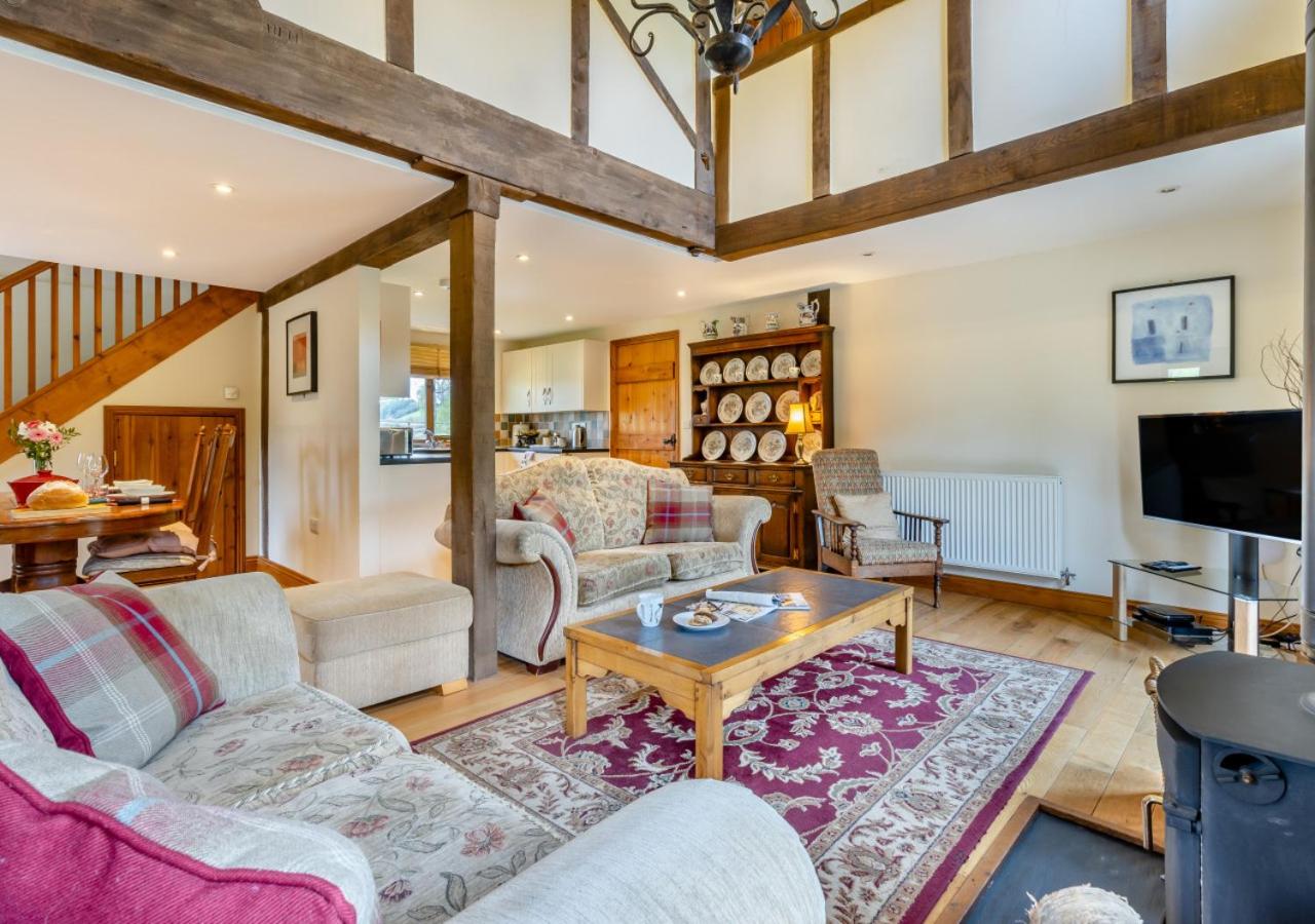 2 Bed in Caersws oc-waa345