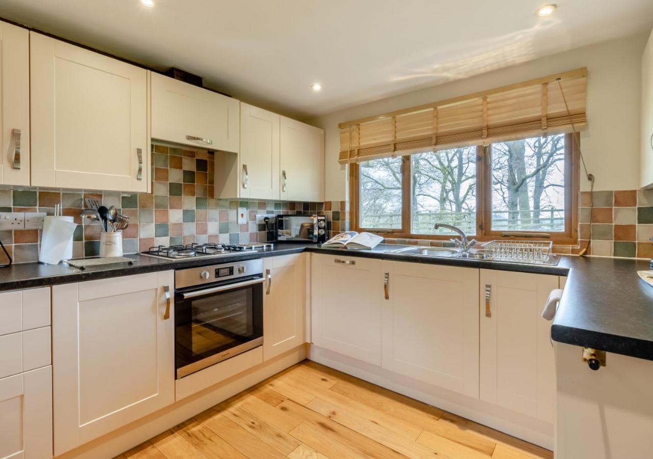 2 Bed in Caersws oc-waa345