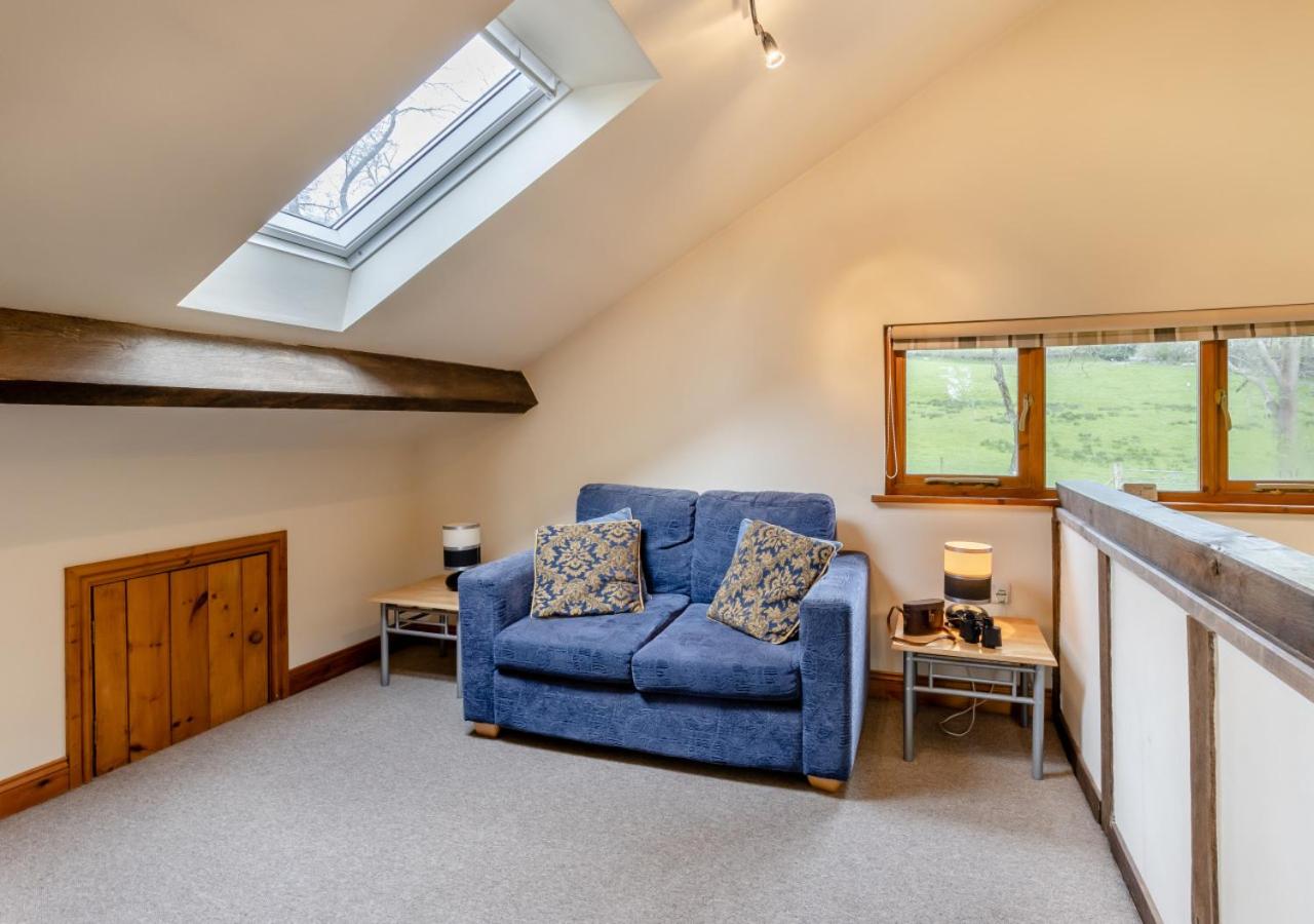 2 Bed in Caersws oc-waa345