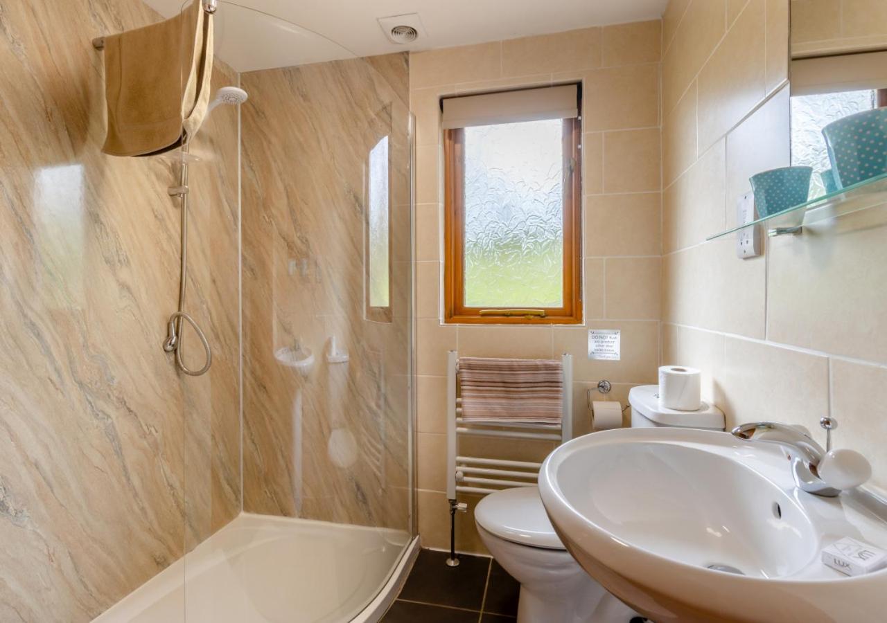 2 Bed in Caersws oc-waa345