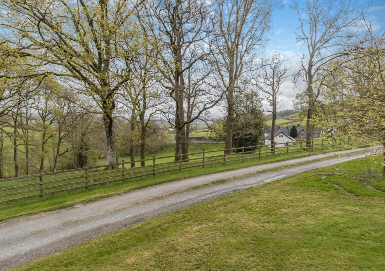 2 Bed in Caersws oc-waa345
