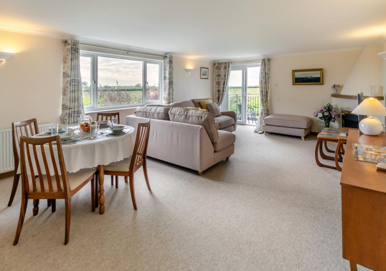 2 Bed in Padstow oc-p00486