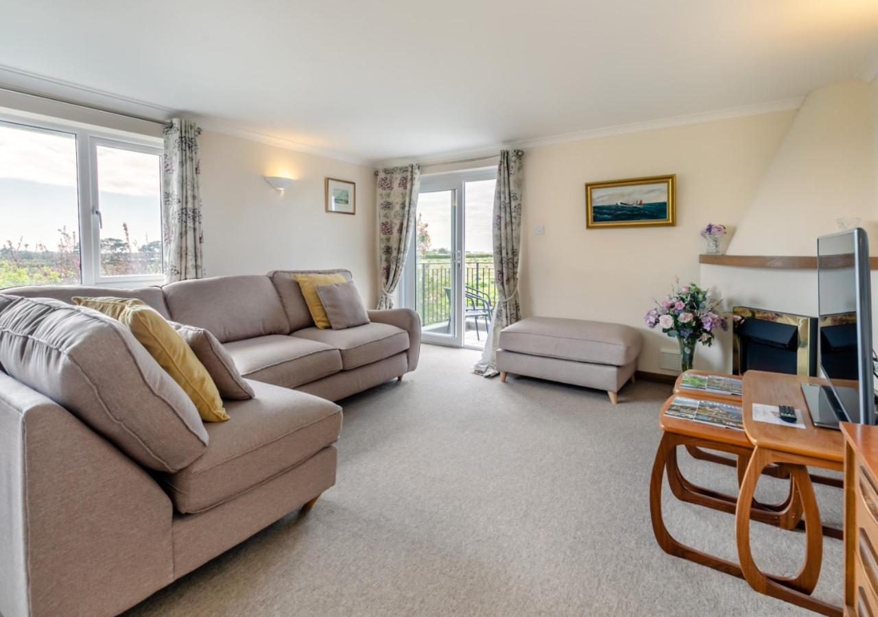 2 Bed in Padstow oc-p00486