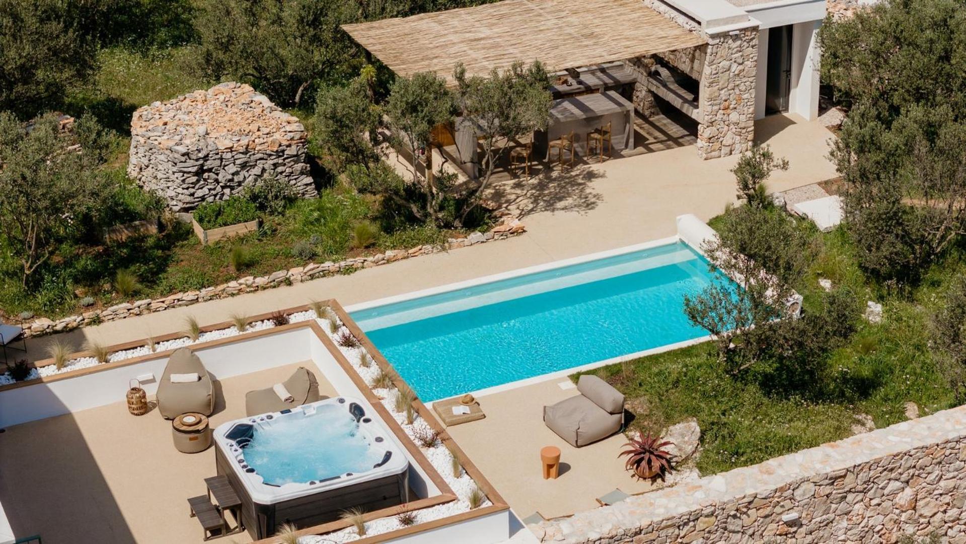 Luxury Villa Authentic heated pool sea view view 2