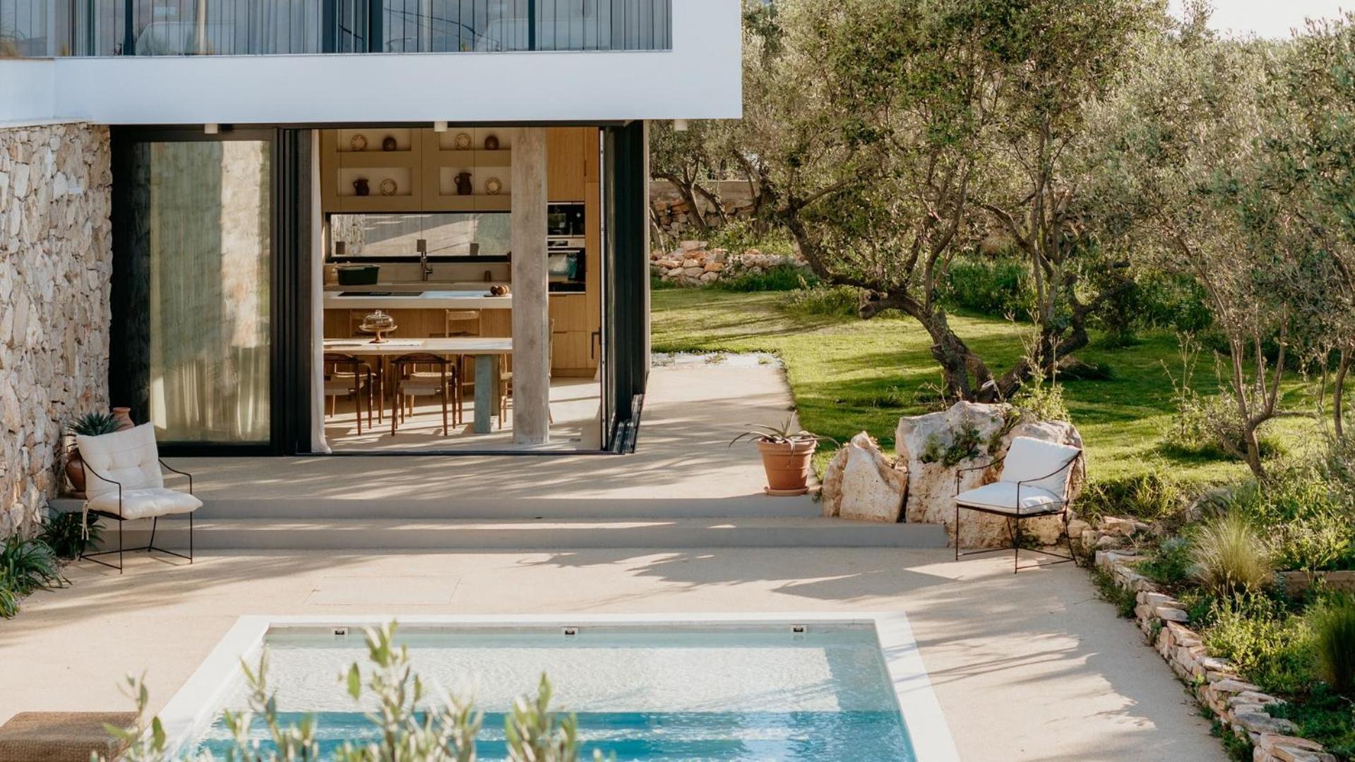 Luxury Villa Authentic heated pool sea view view 4