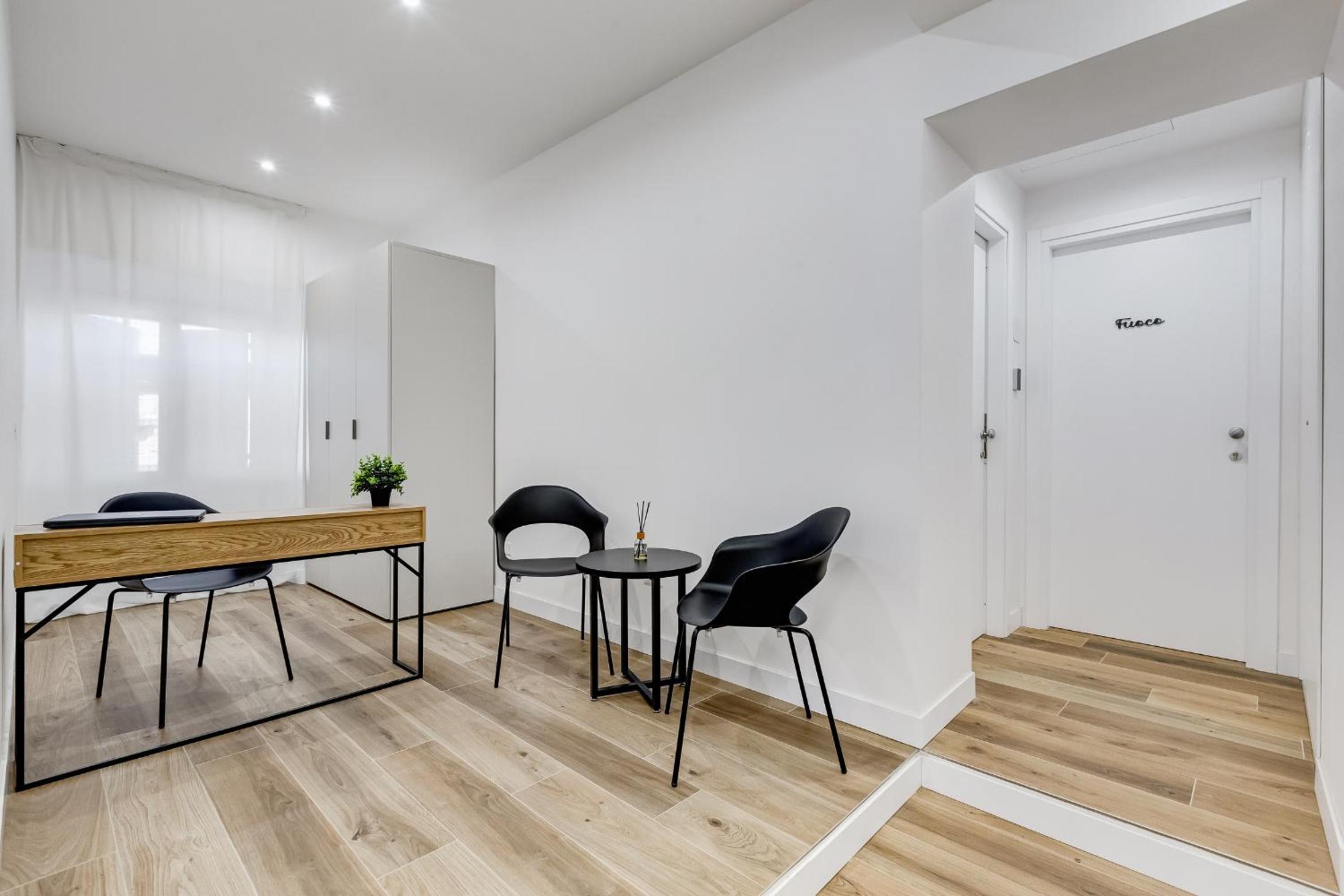 LISA SUITE