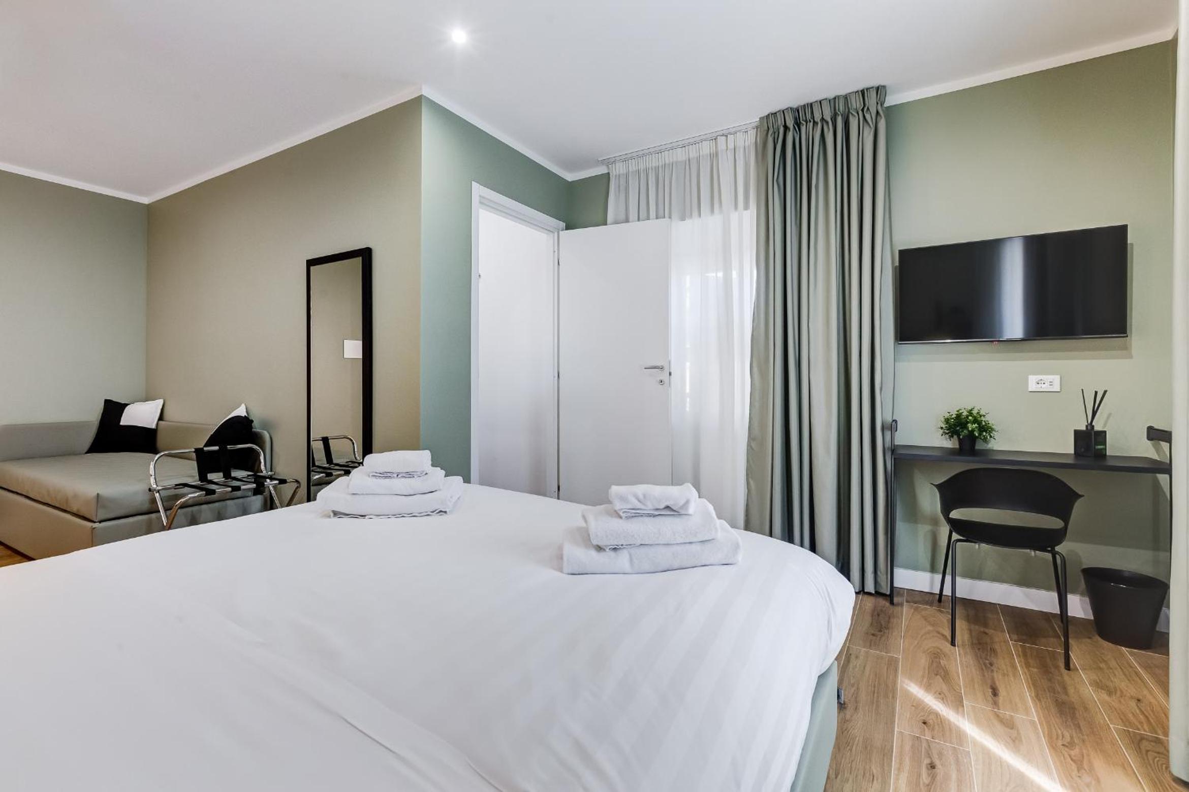 LISA SUITE