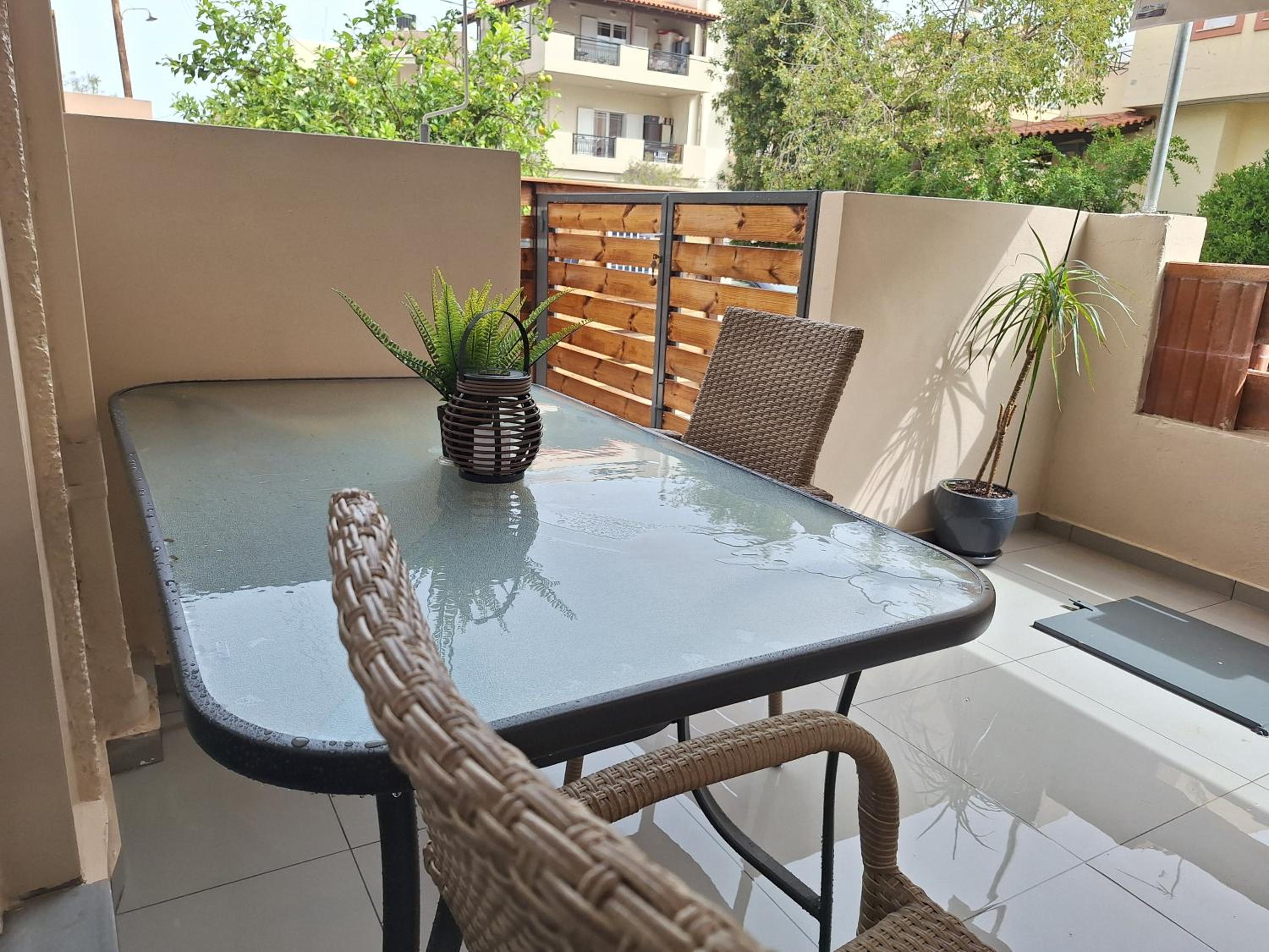 New & modern apt near Heraklion-airport & sea view 4