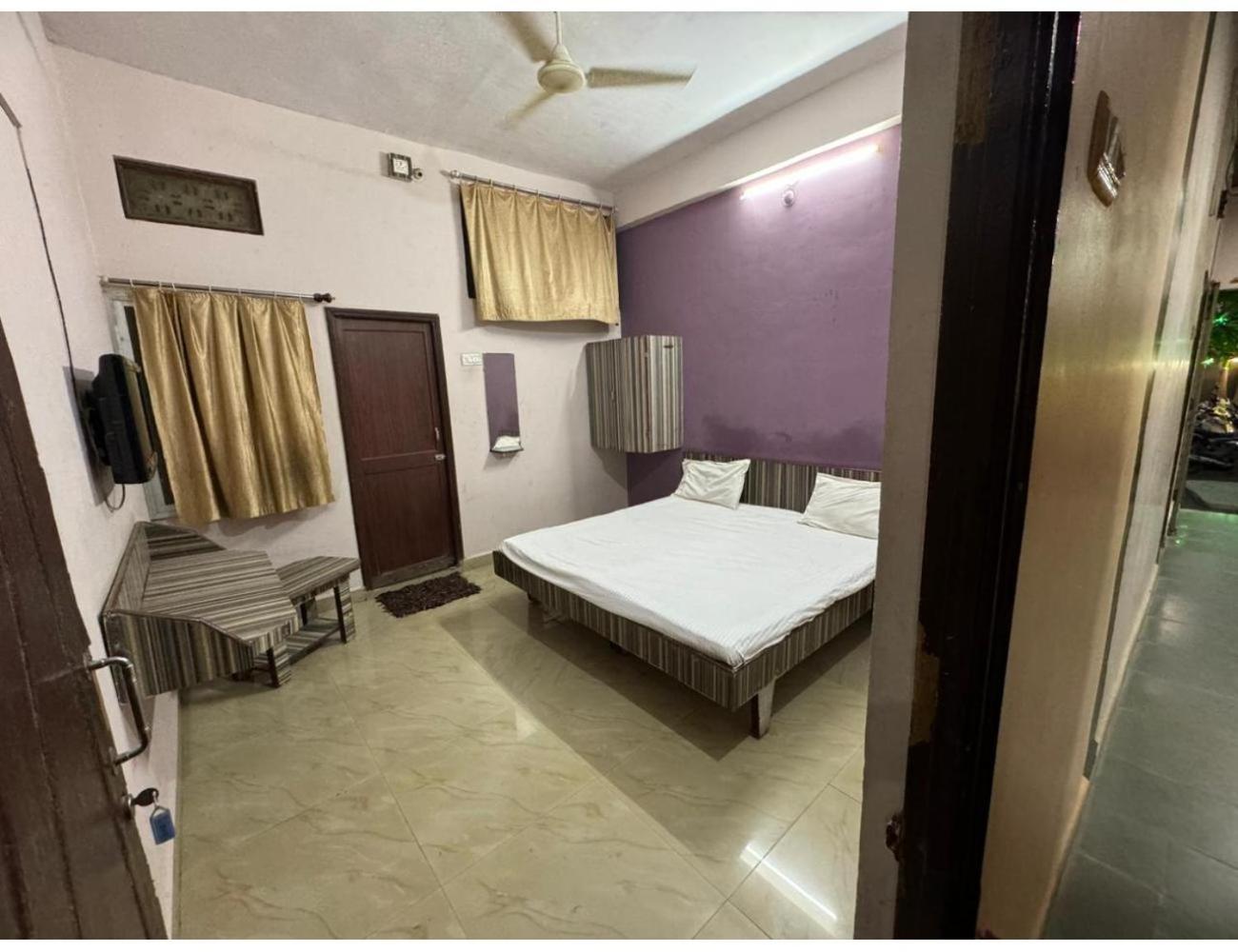 Hotel Heera Palace, Ratlam