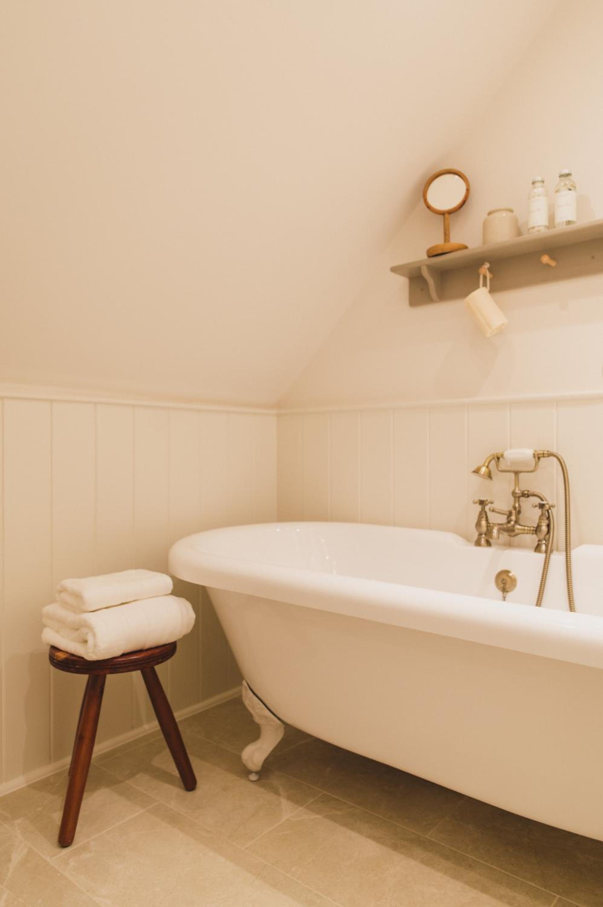 Buckingham Mews Pebble Cottage 3