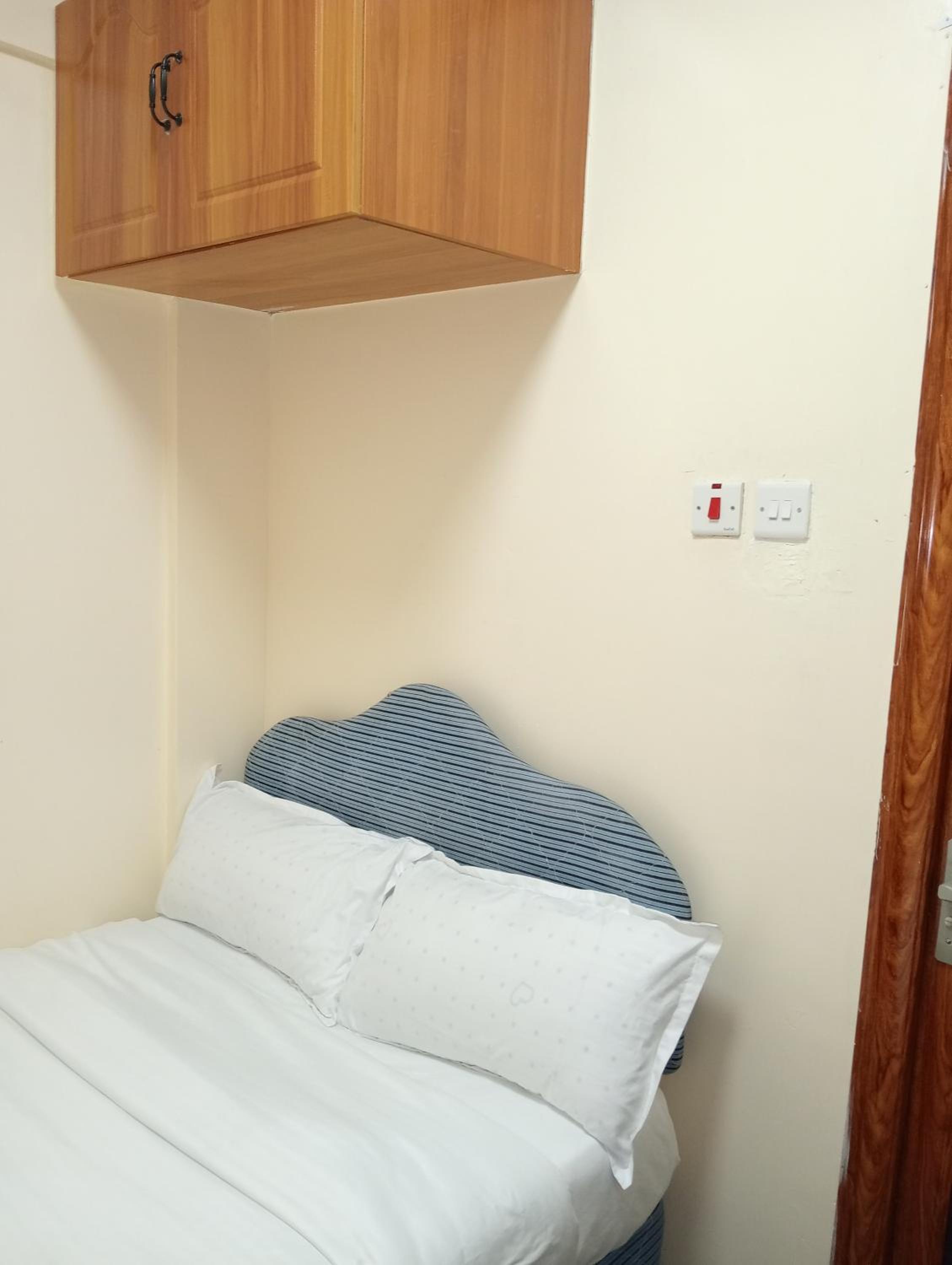 Simple Cozy Studio in Kileleshwa, Nairobi view 3