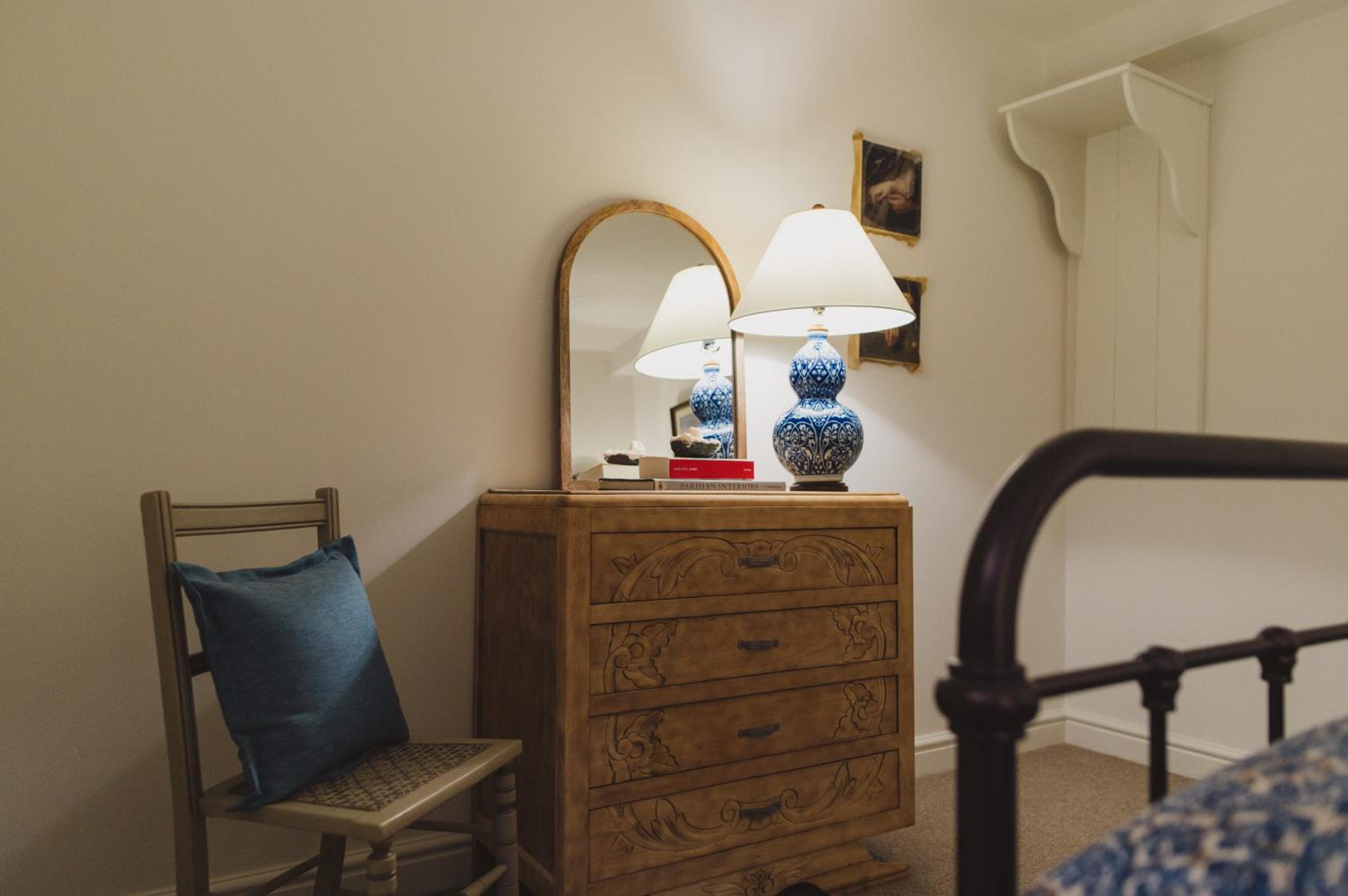 Buckingham Mews Pebble Cottage 3